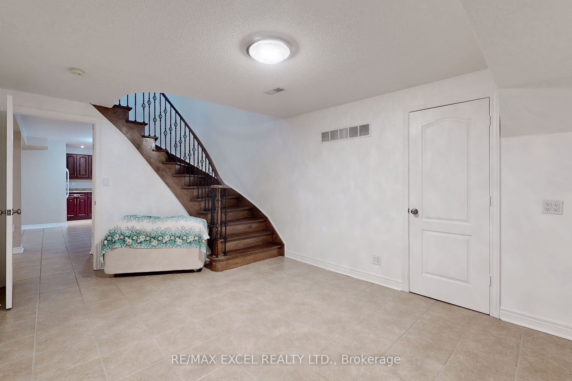 122 Canyon Hill Ave