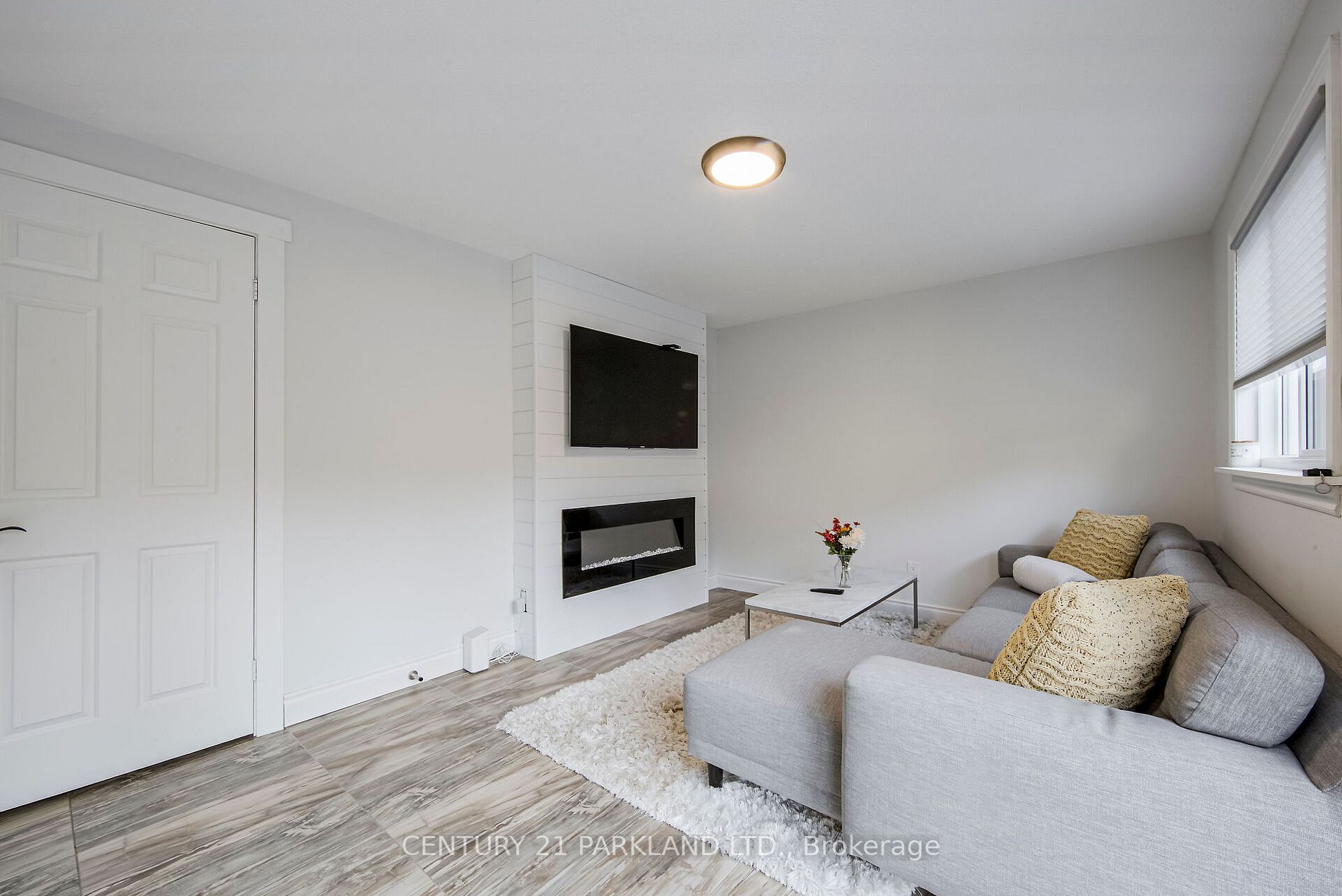 7 Brown St