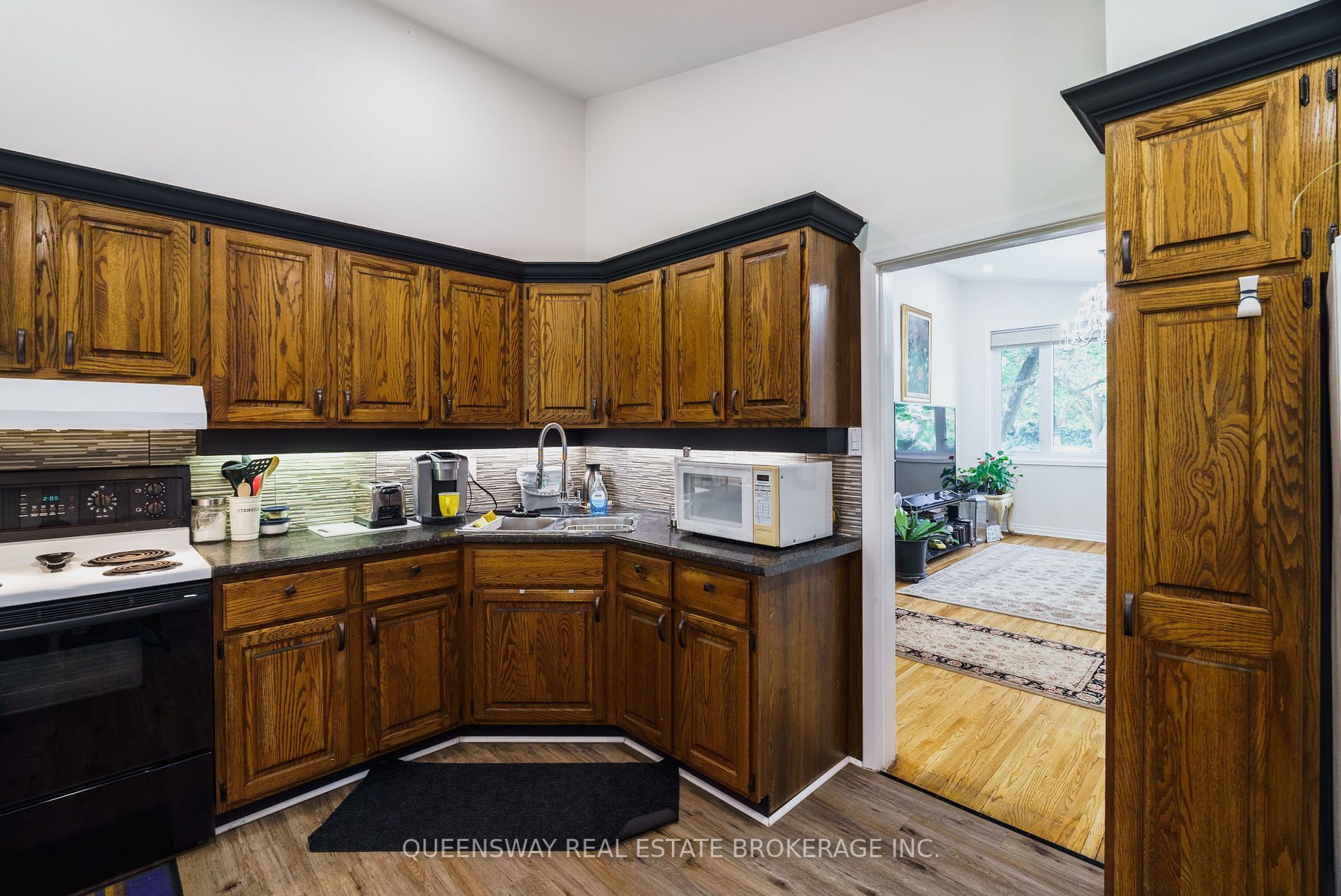 89 Murray Dr