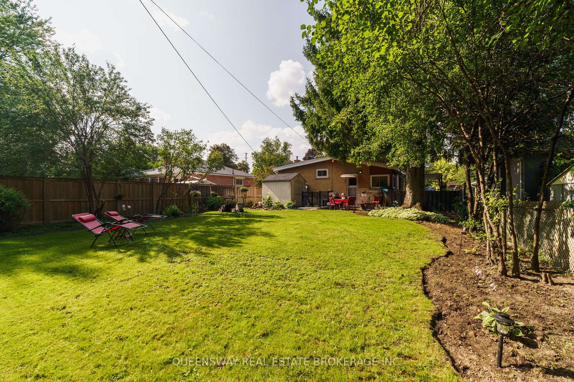 89 Murray Dr