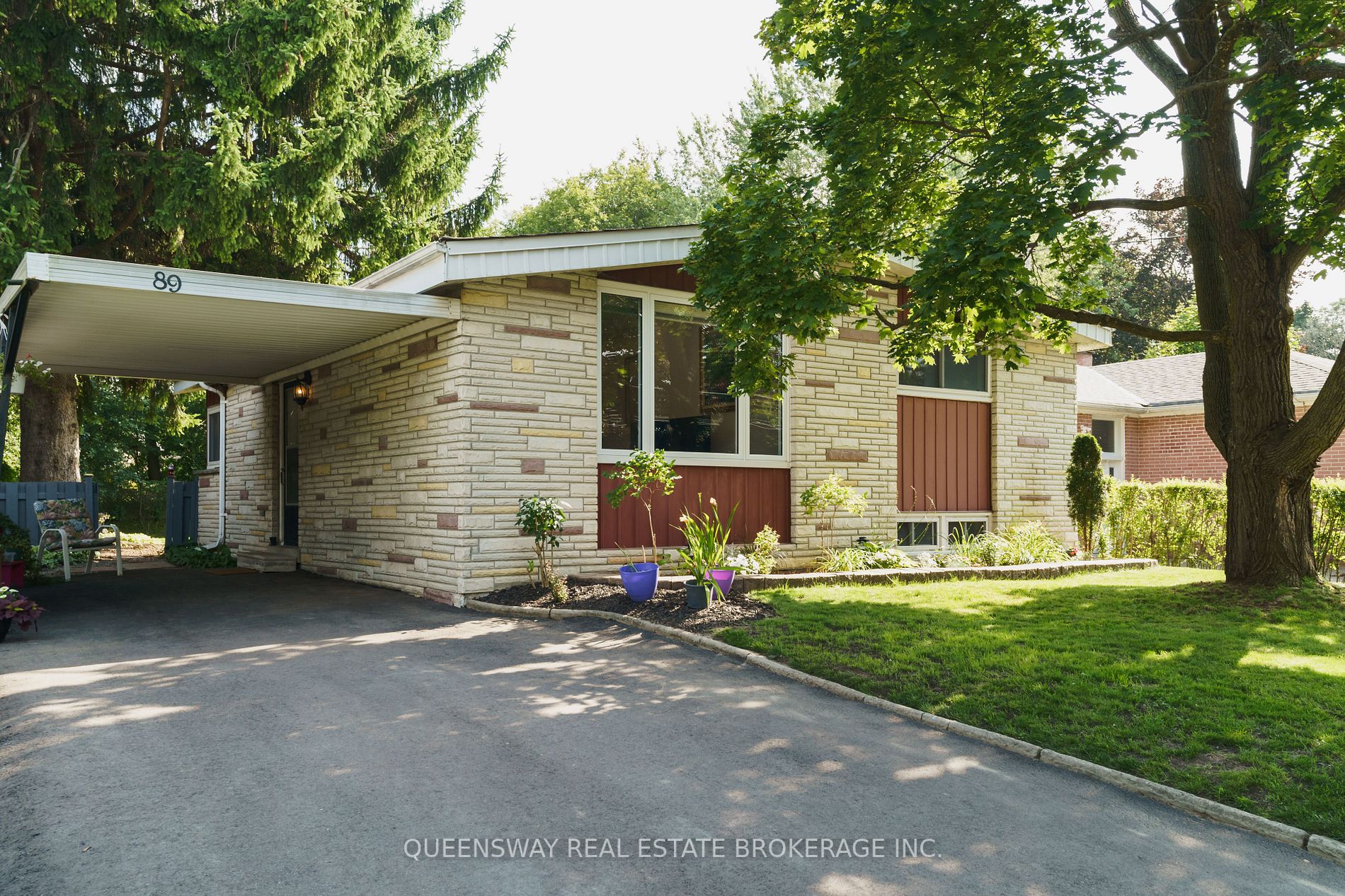 89 Murray Dr