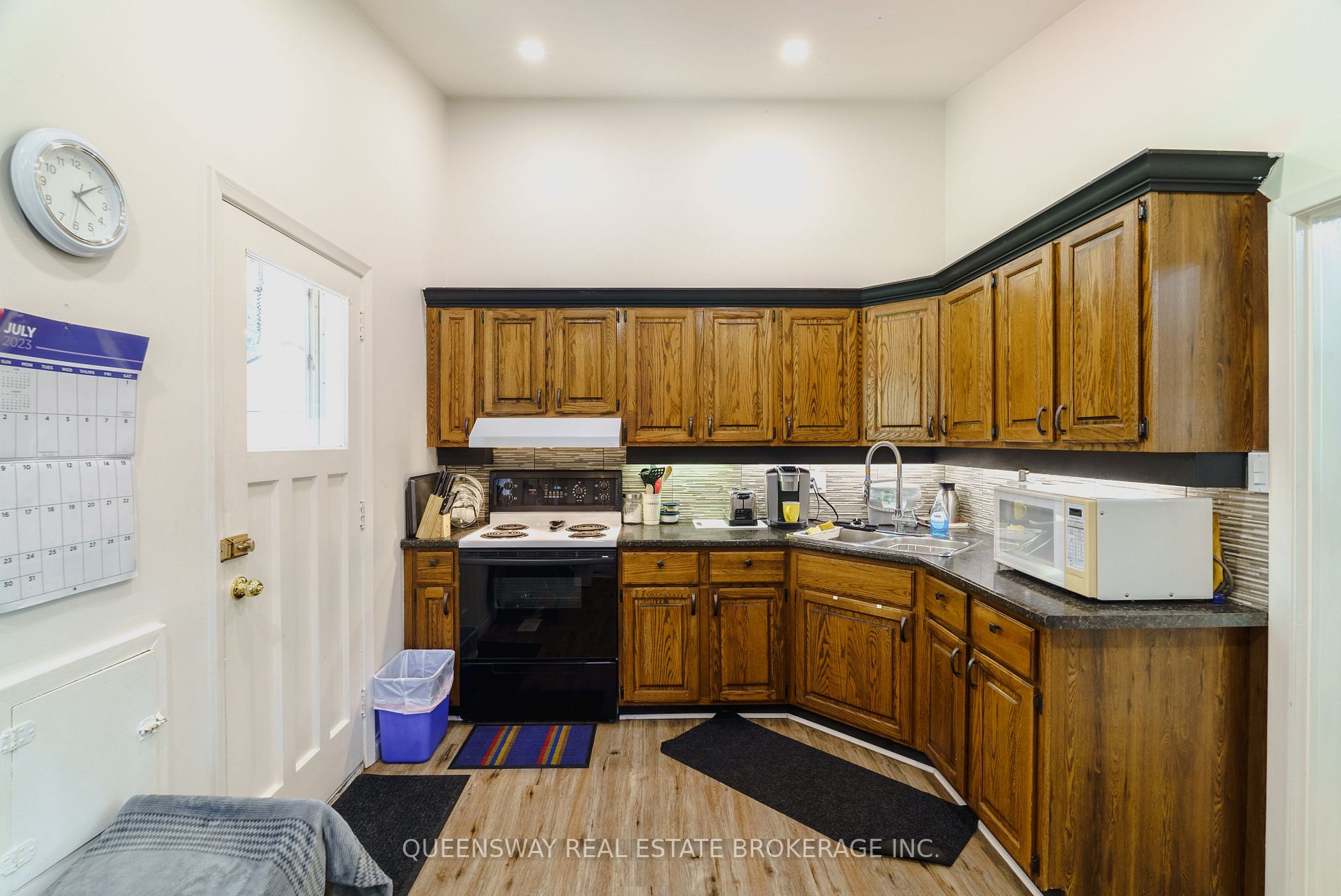 89 Murray Dr