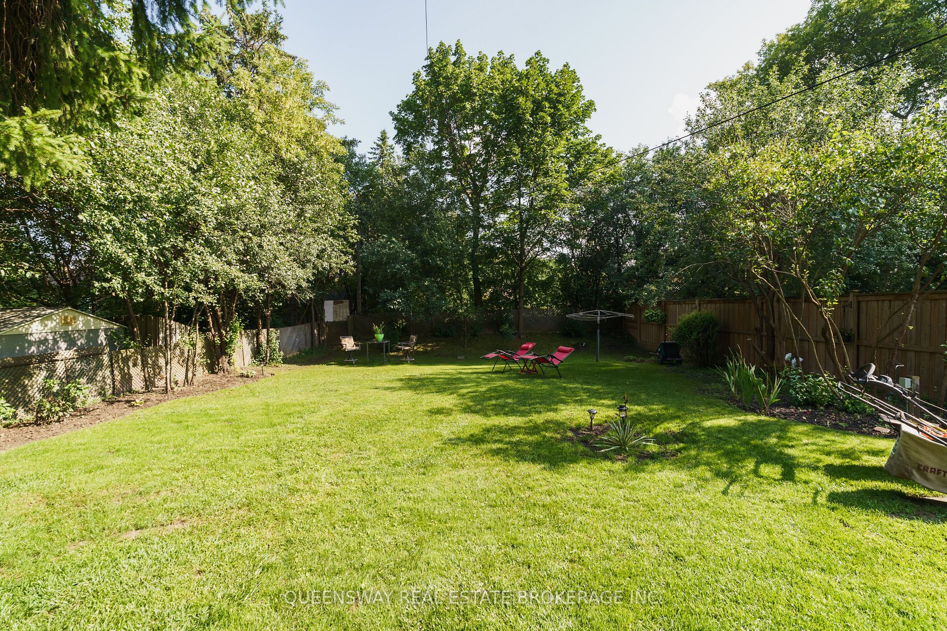 89 Murray Dr