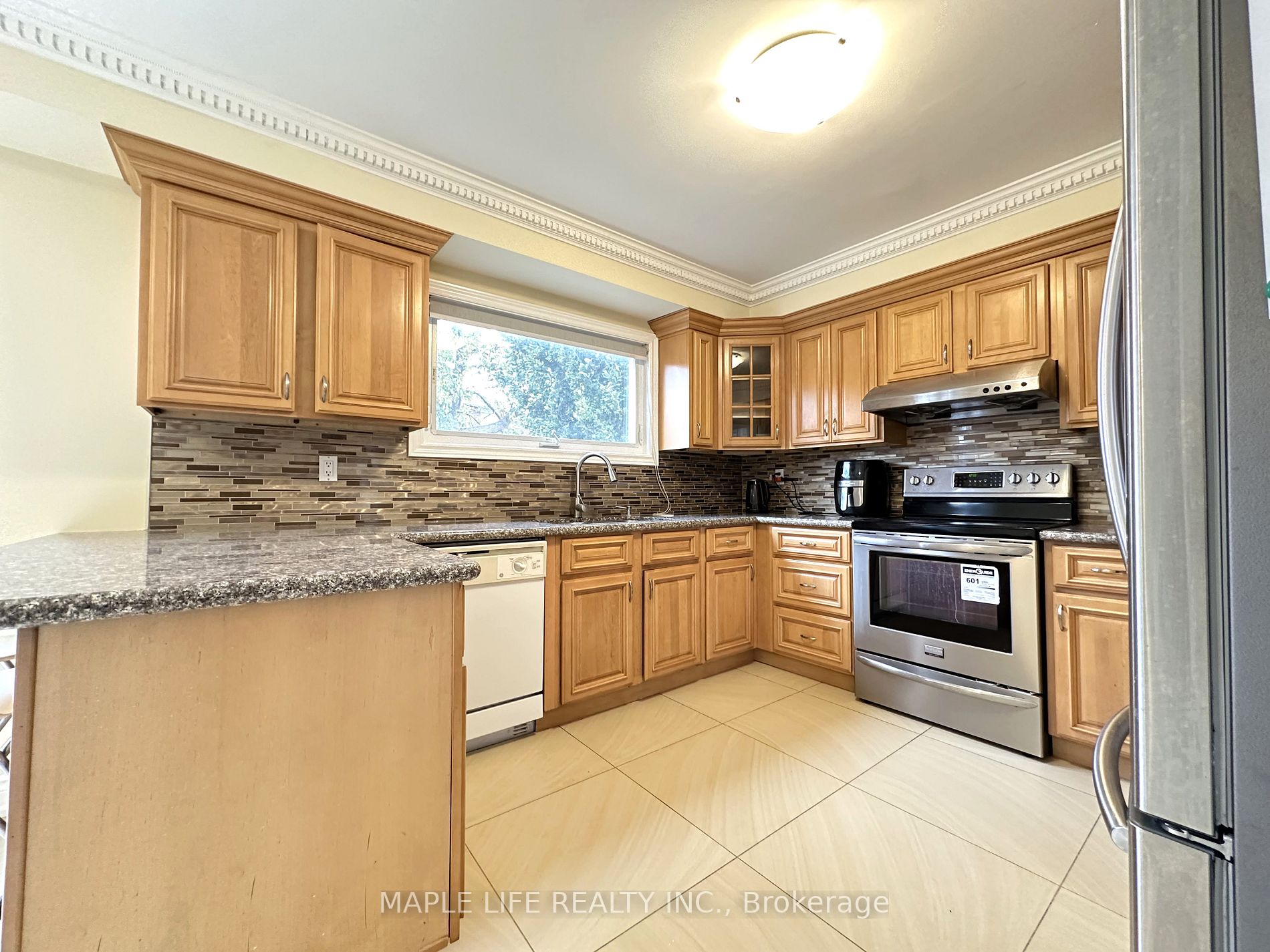 65 Swanage Dr