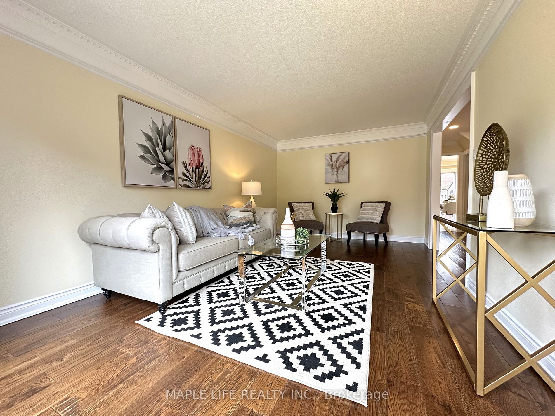 65 Swanage Dr