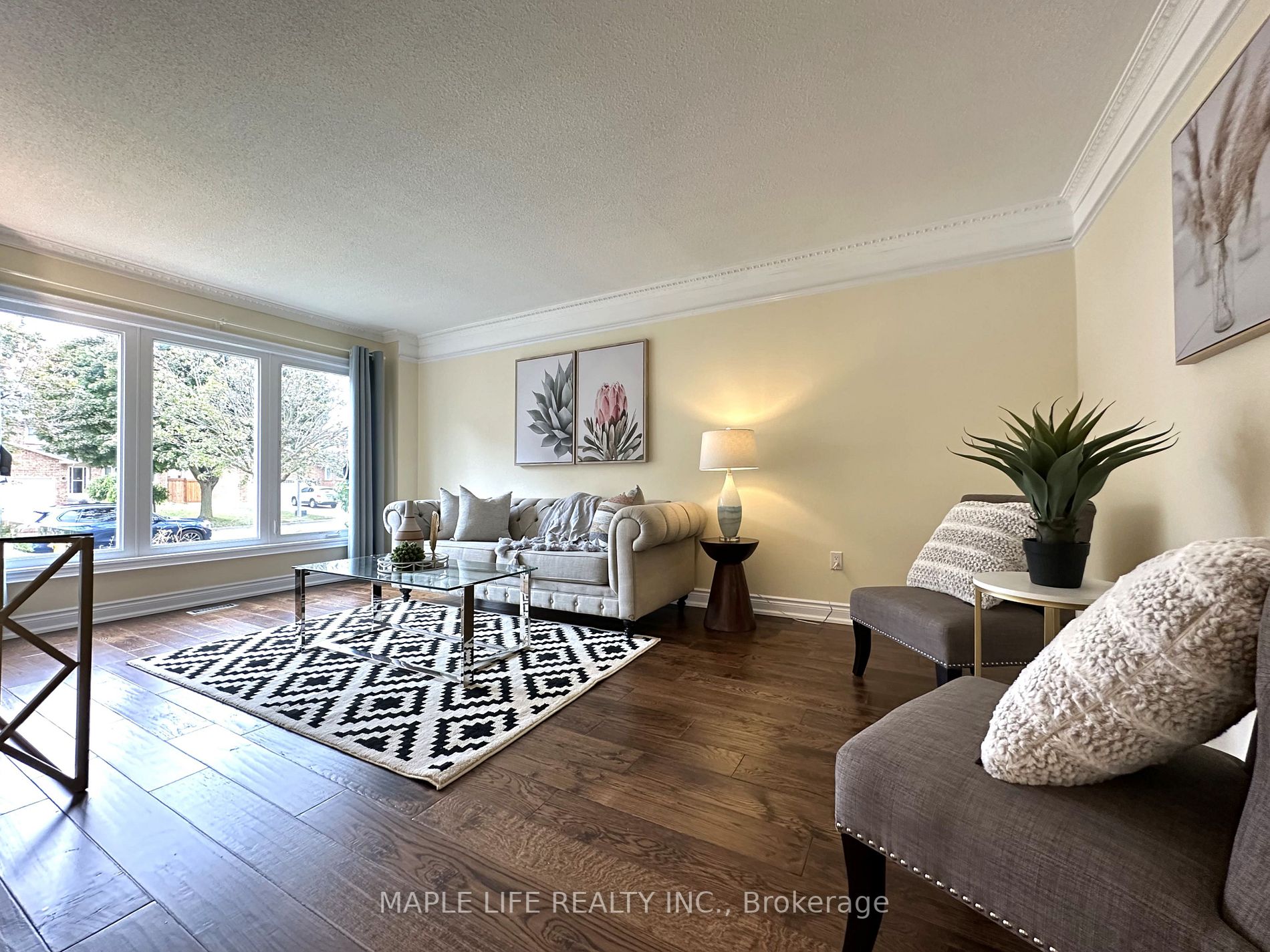 65 Swanage Dr