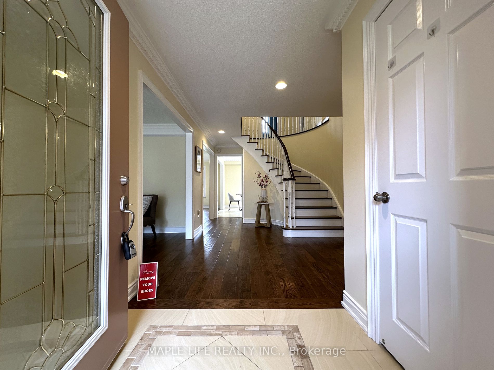 65 Swanage Dr