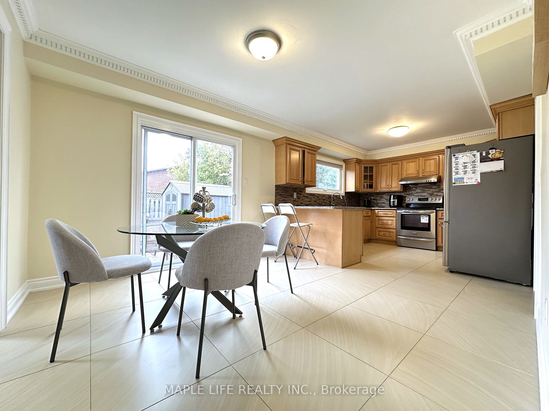 65 Swanage Dr