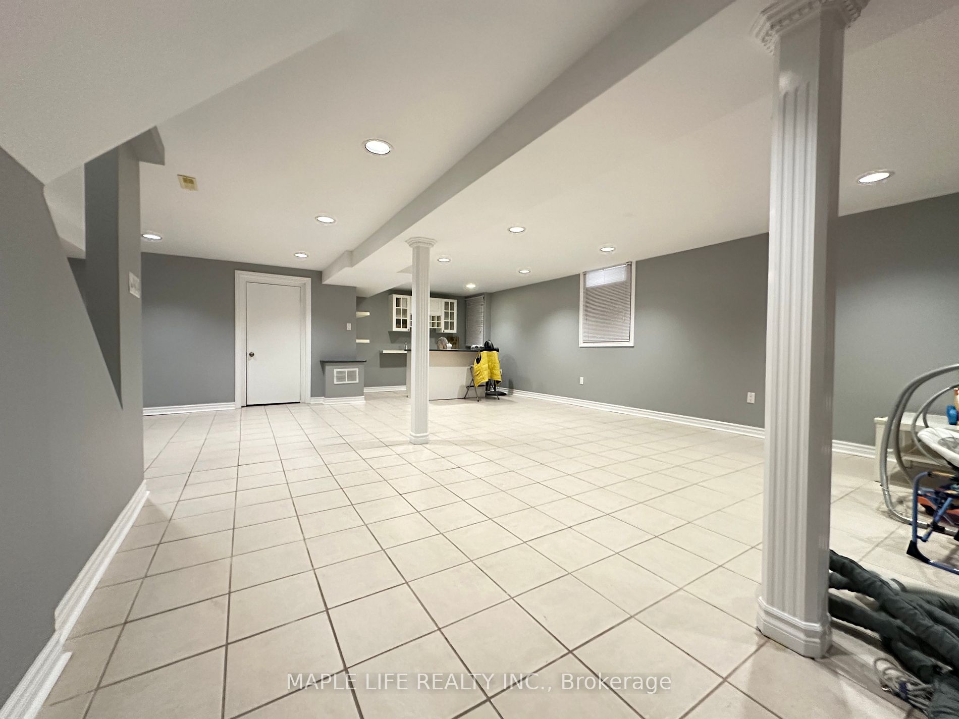 65 Swanage Dr