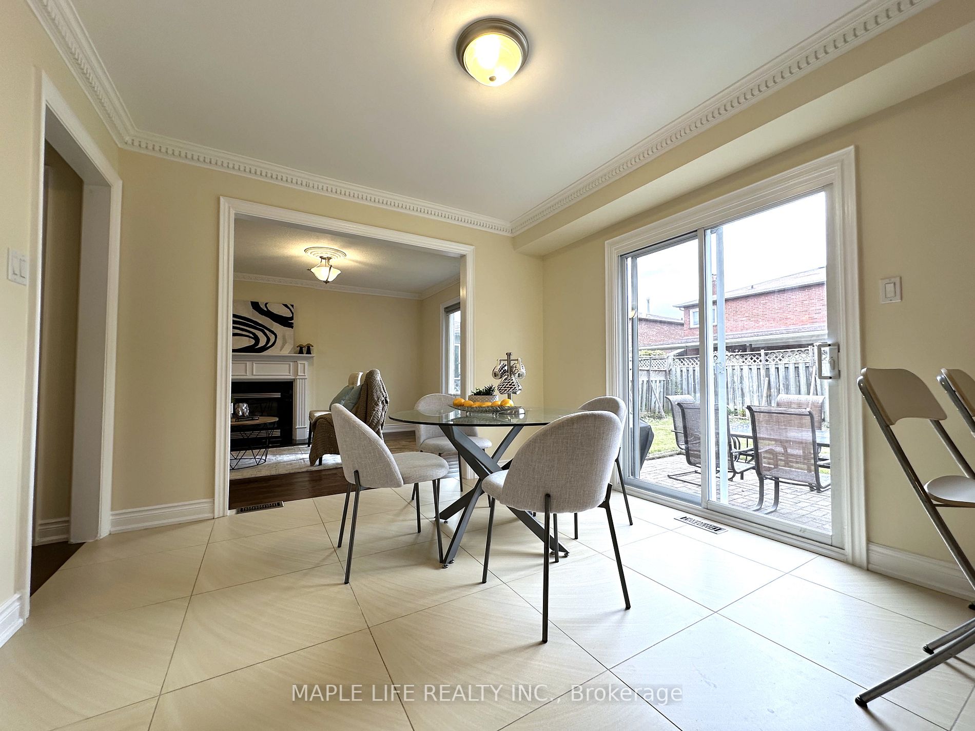 65 Swanage Dr