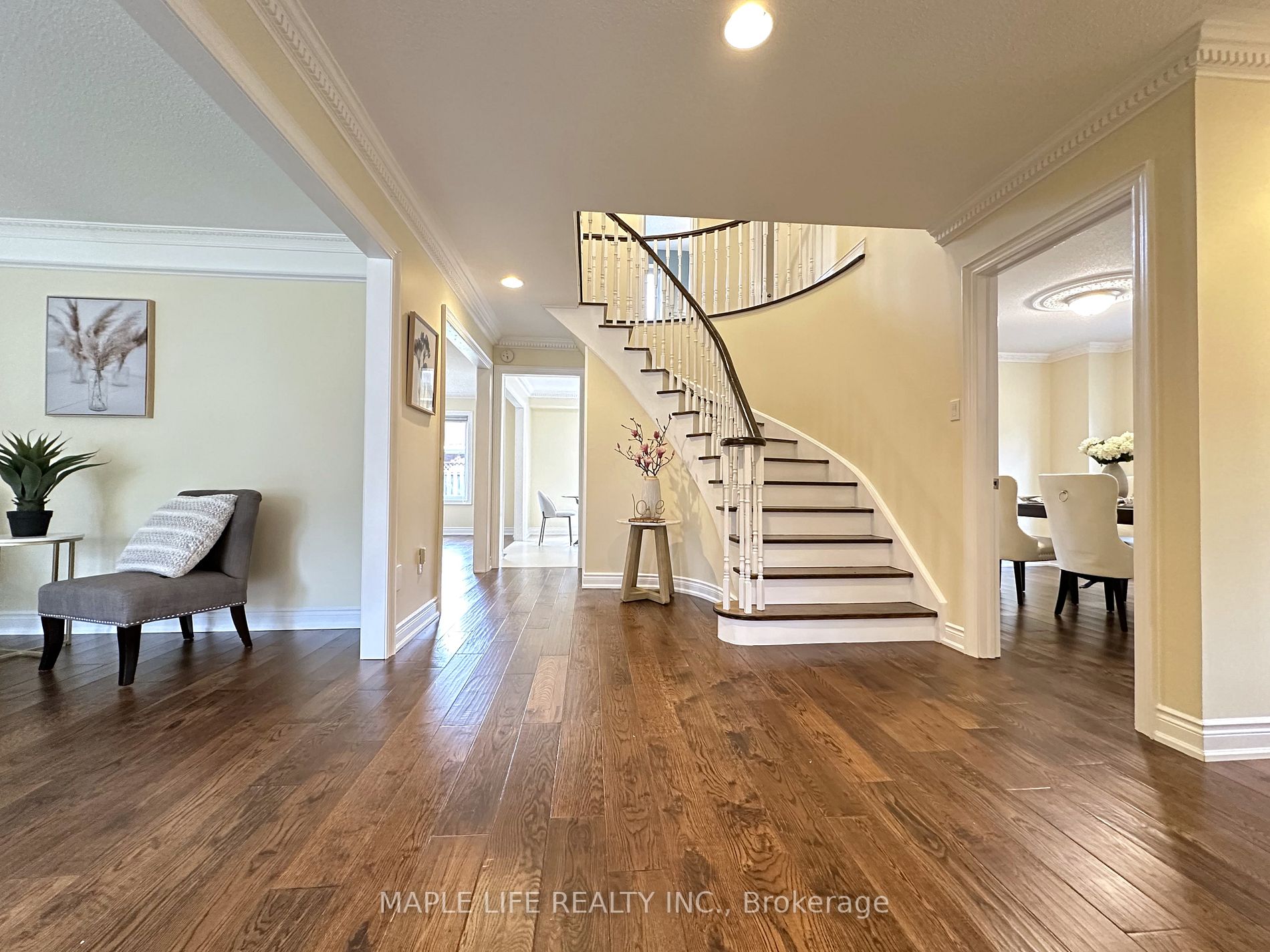 65 Swanage Dr