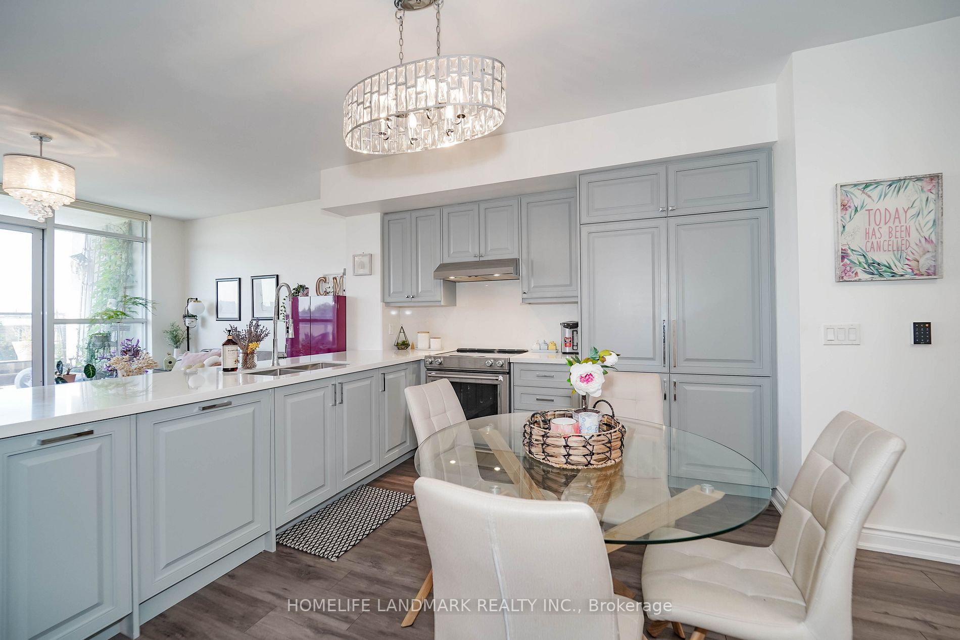 89 South Town Centre Blvd, #303