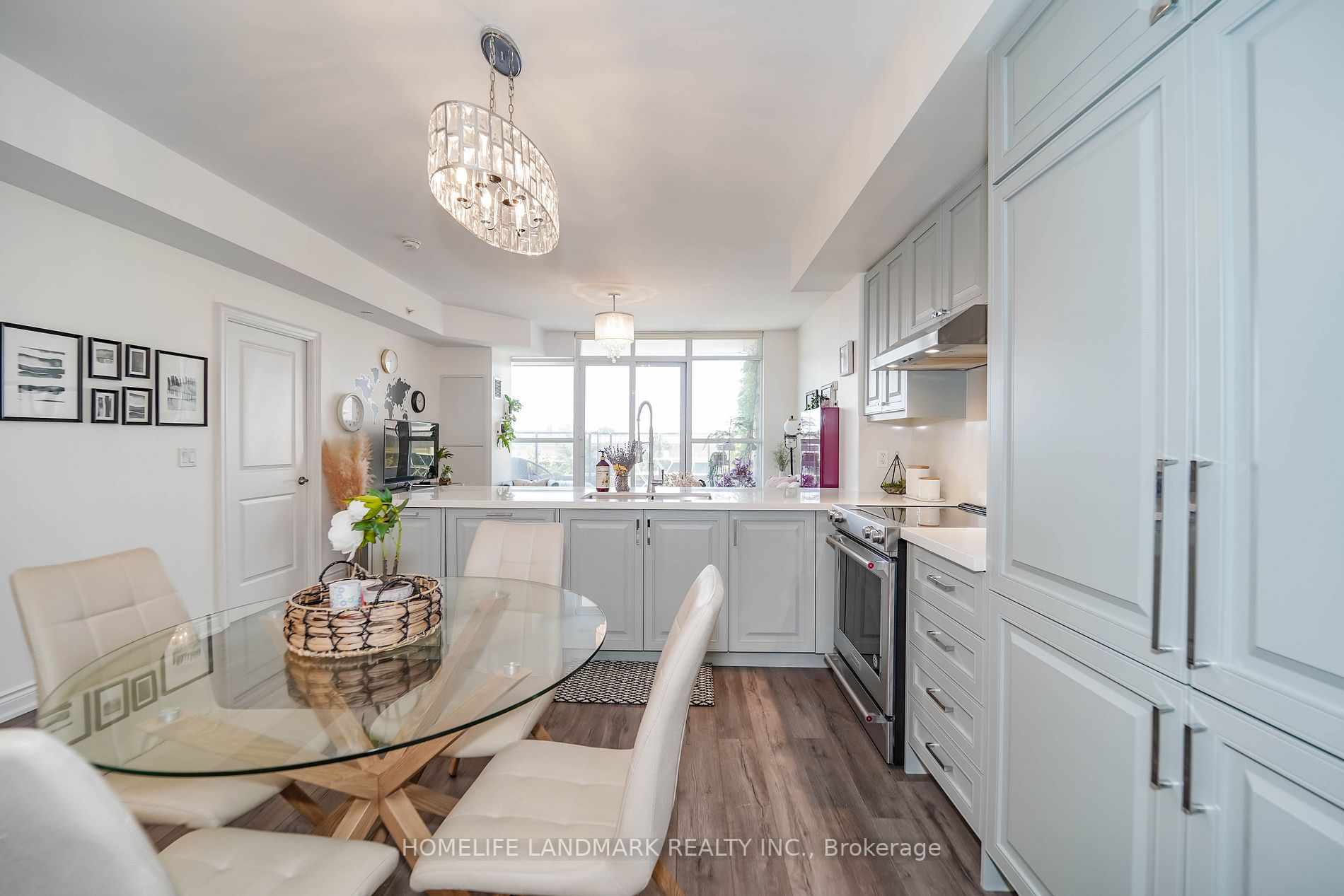 89 South Town Centre Blvd, #303