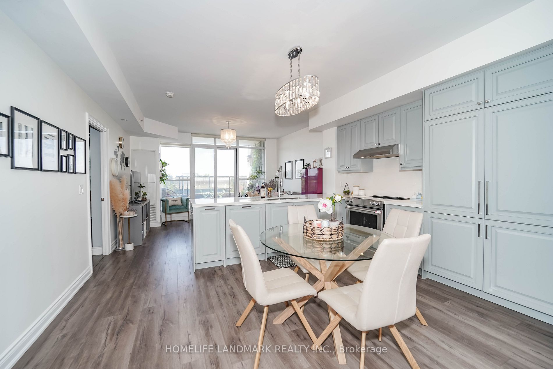 89 South Town Centre Blvd, #303