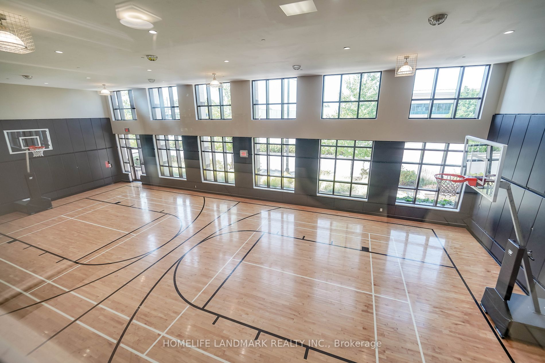 89 South Town Centre Blvd, #303