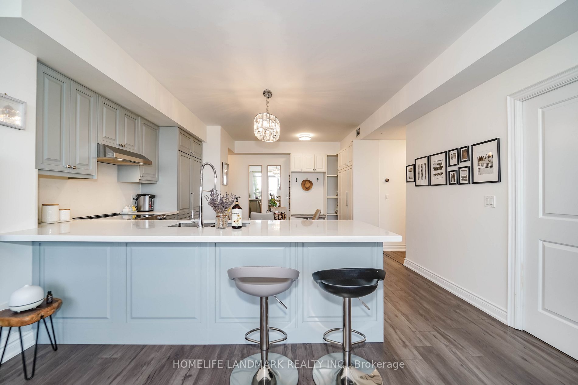 89 South Town Centre Blvd, #303