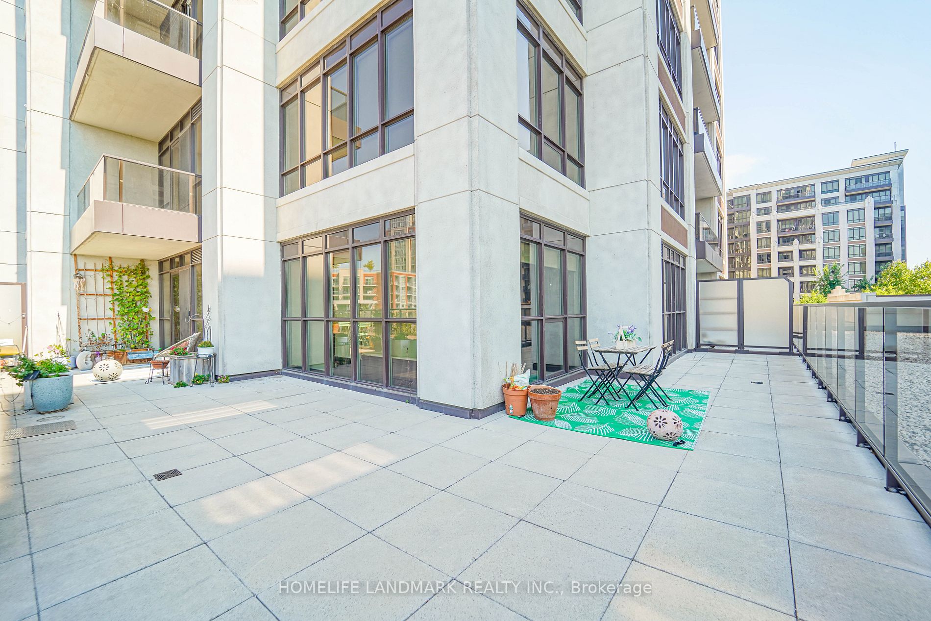 89 South Town Centre Blvd, #303