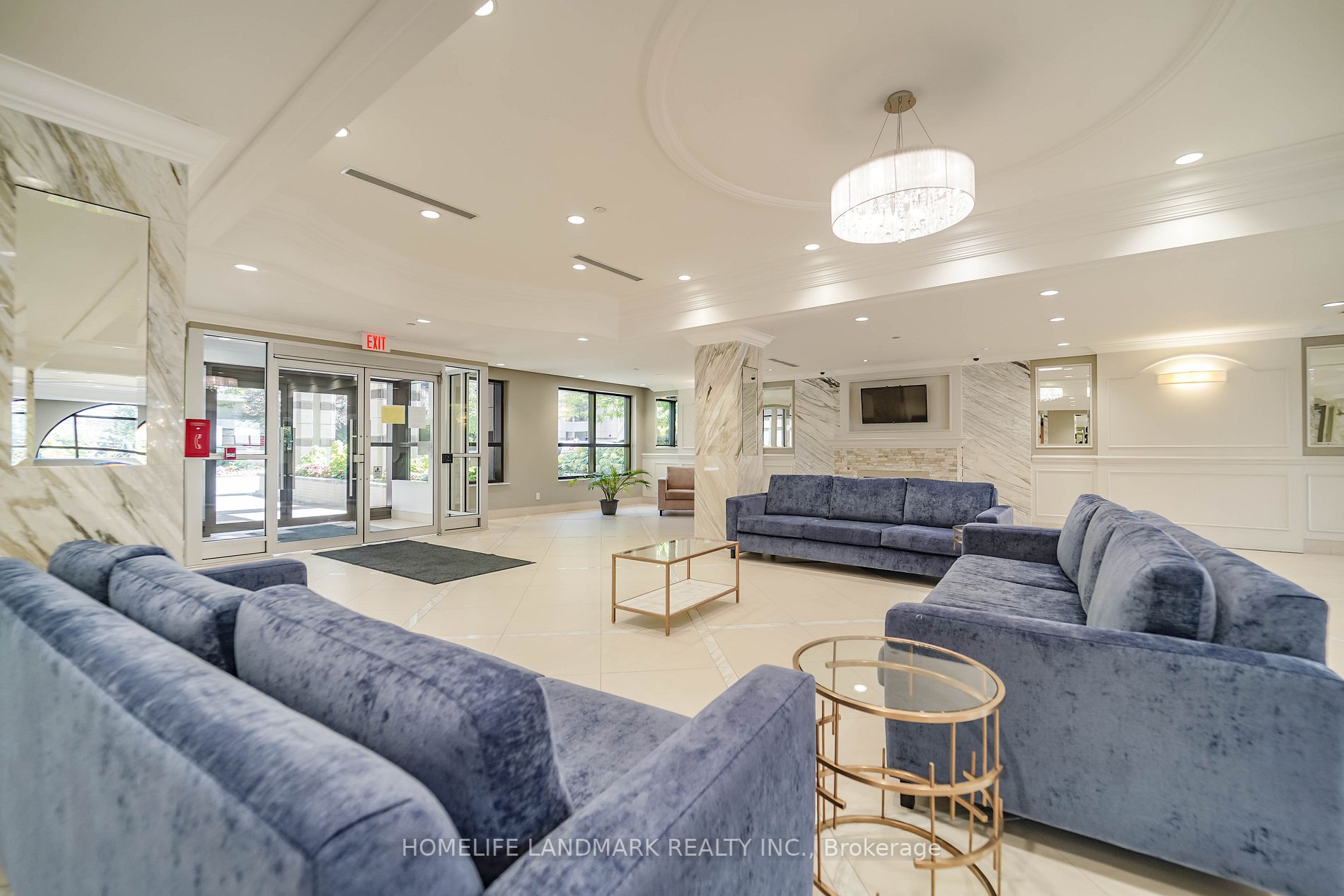 89 South Town Centre Blvd, #303