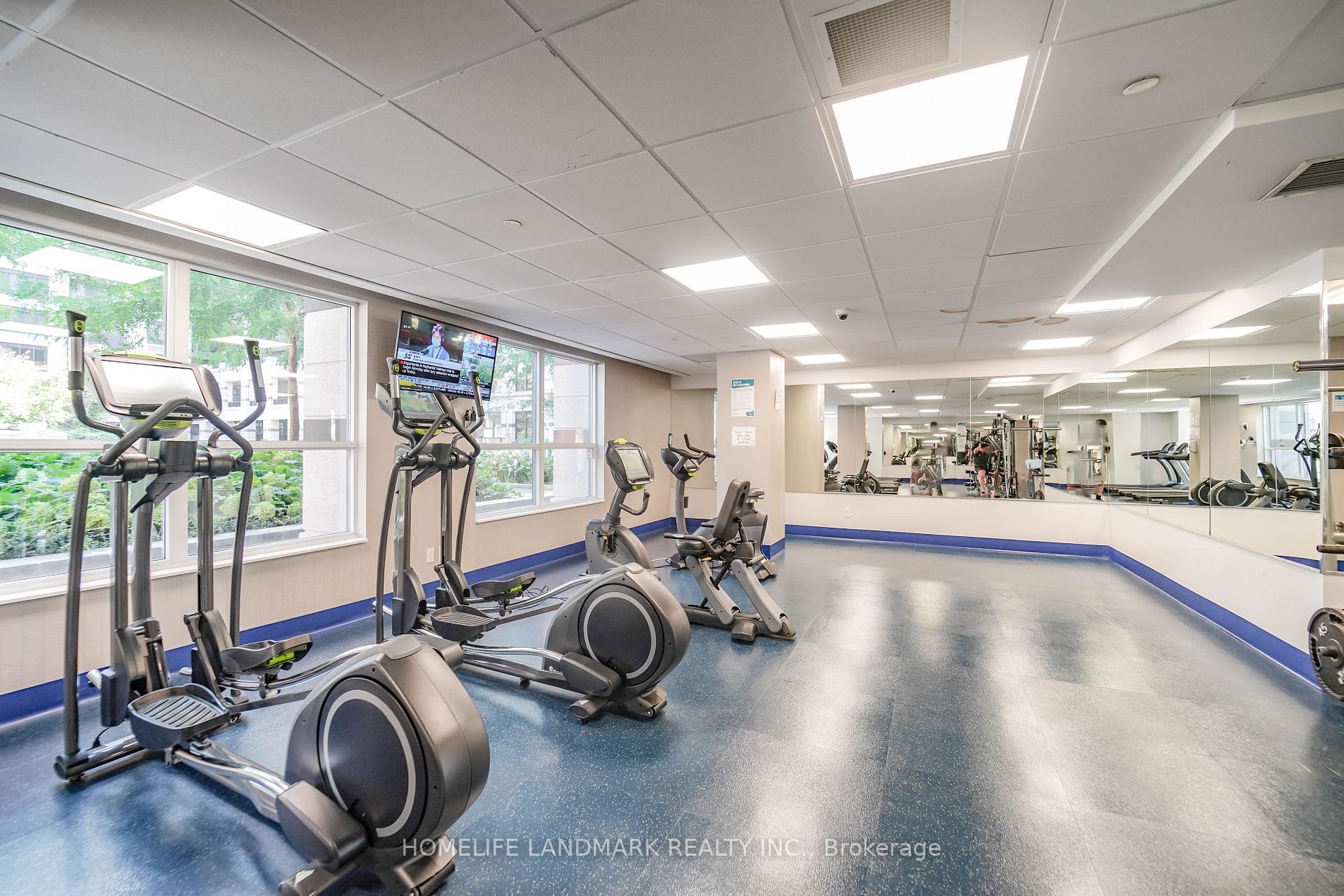 89 South Town Centre Blvd, #303