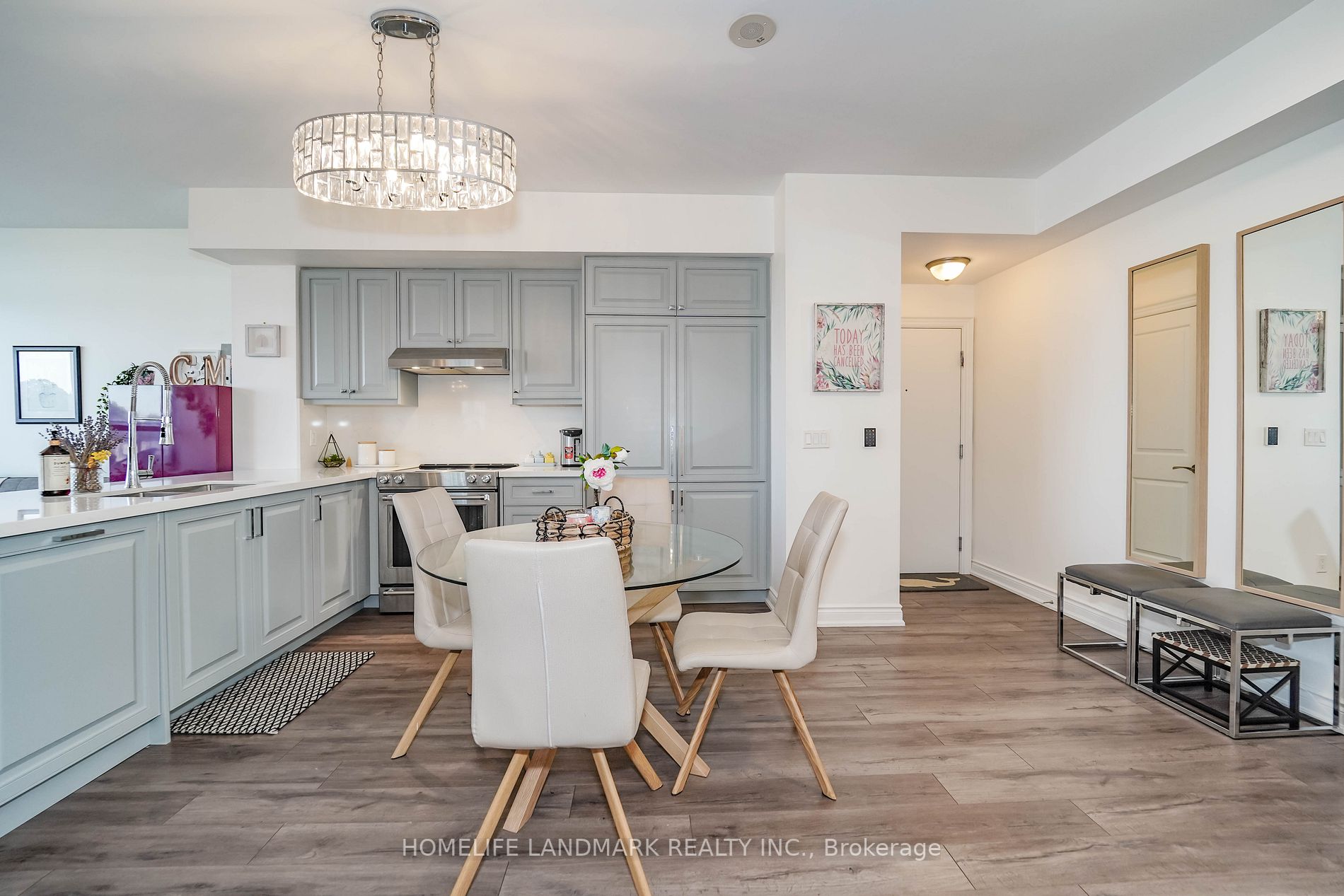 89 South Town Centre Blvd, #303
