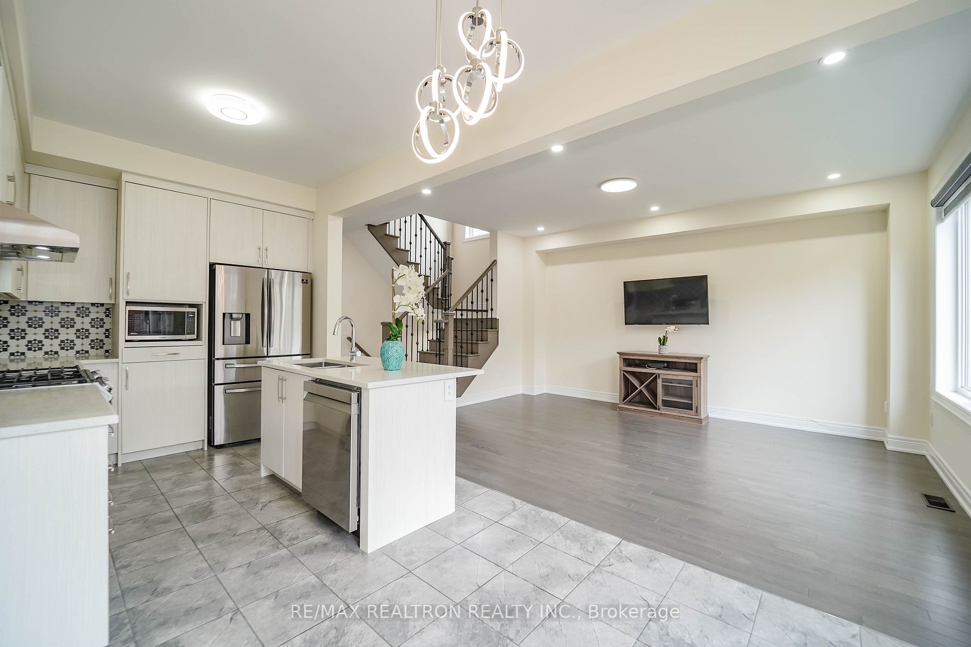 125 Jim Mortson Dr