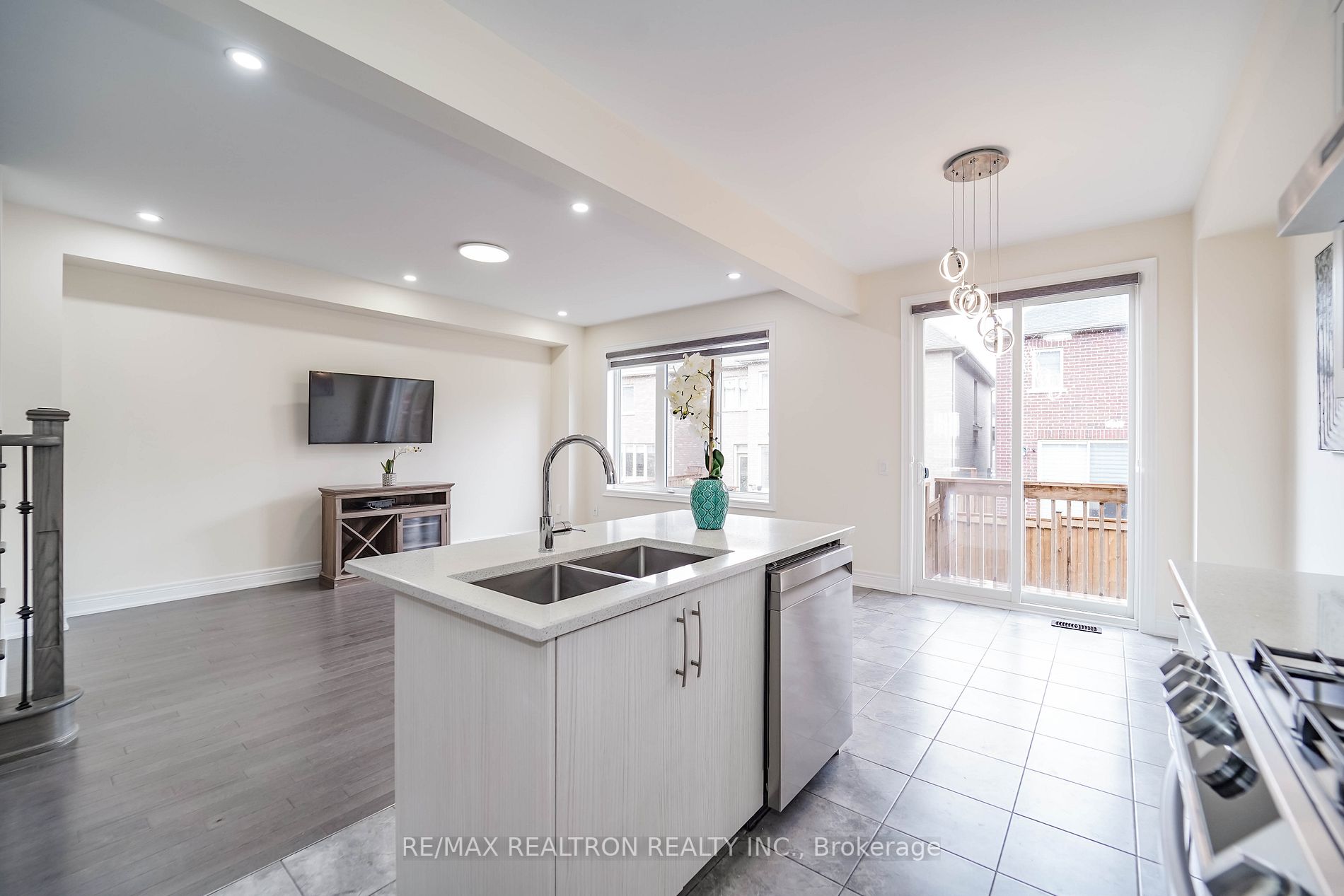125 Jim Mortson Dr