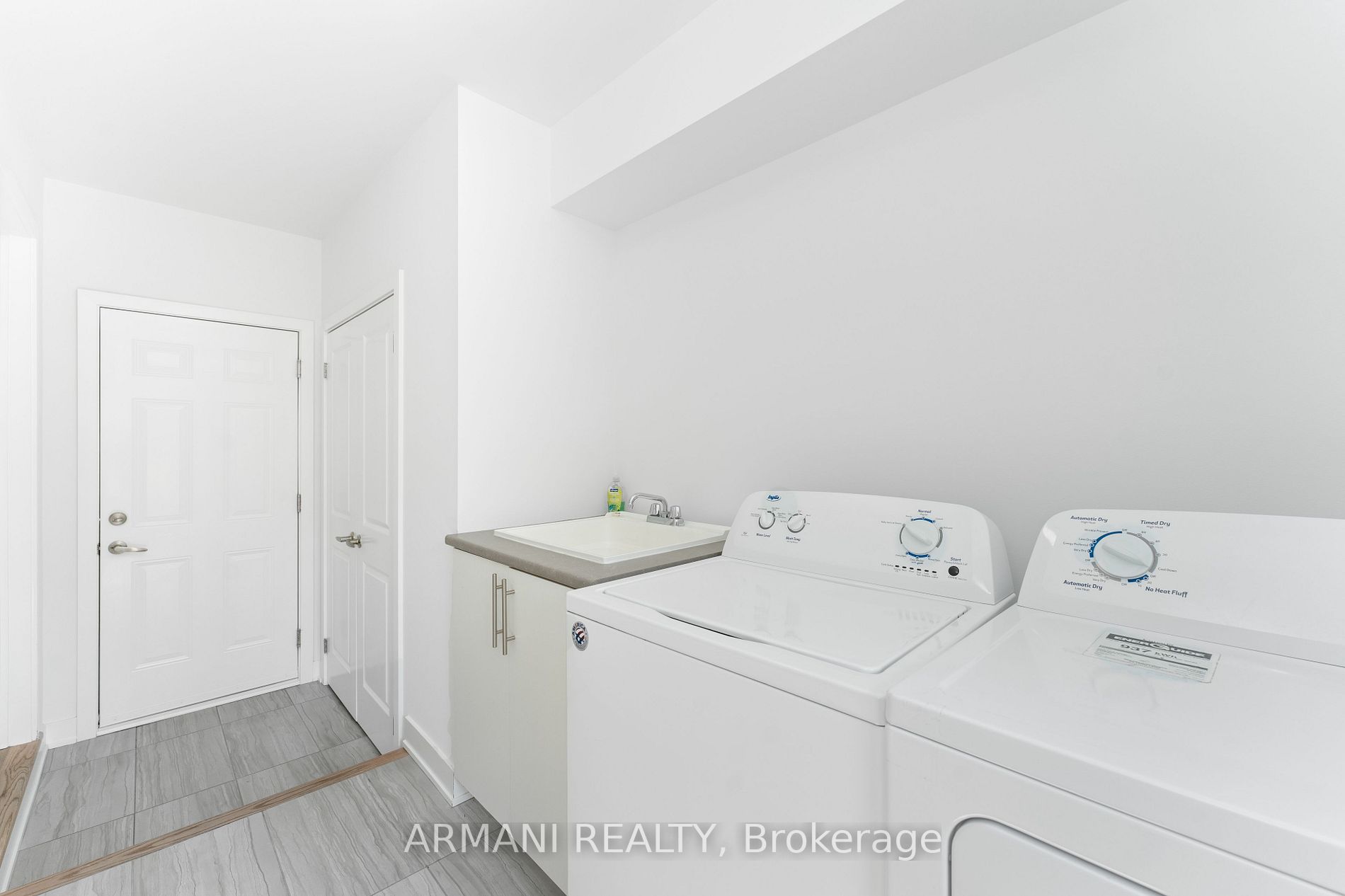 37 Benoit St