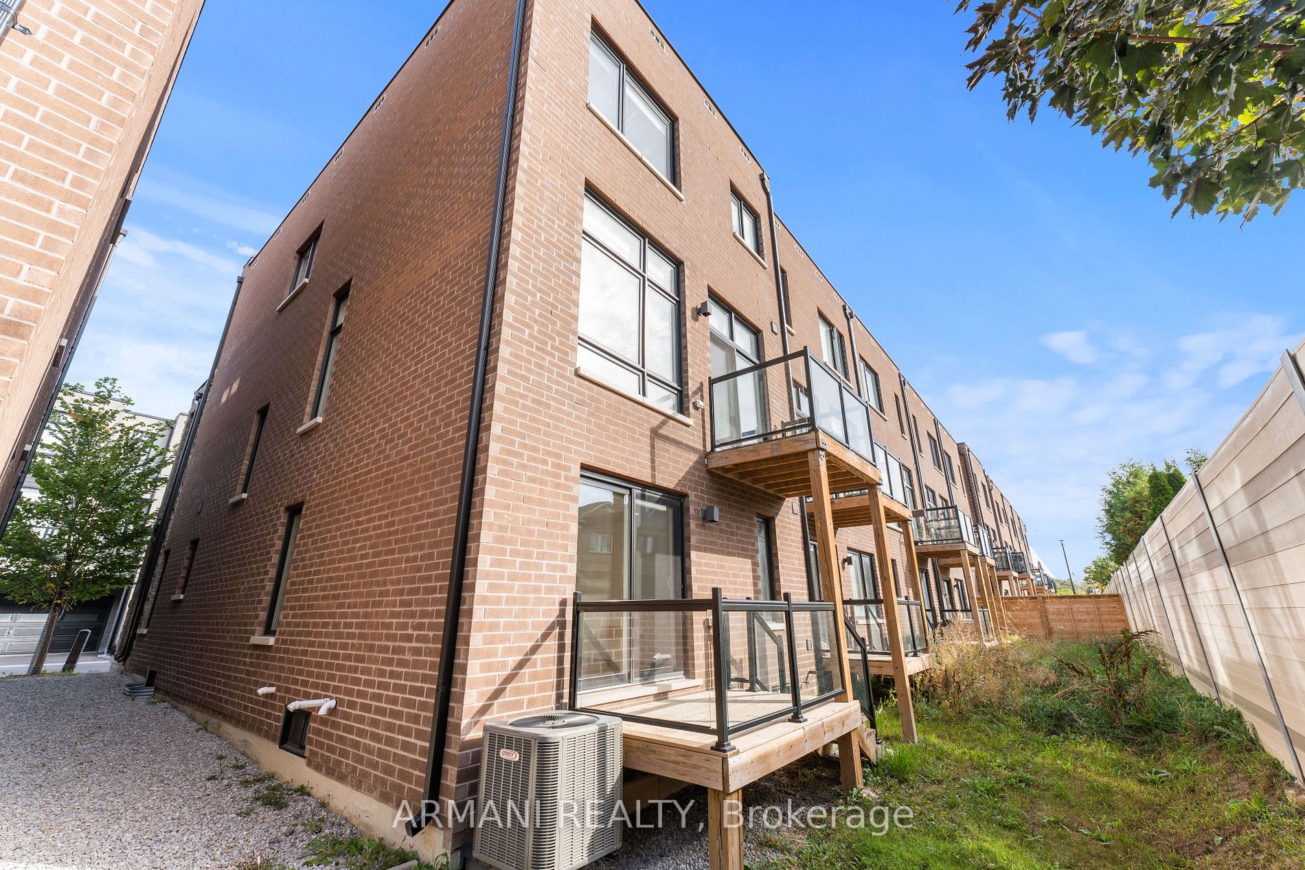 37 Benoit St