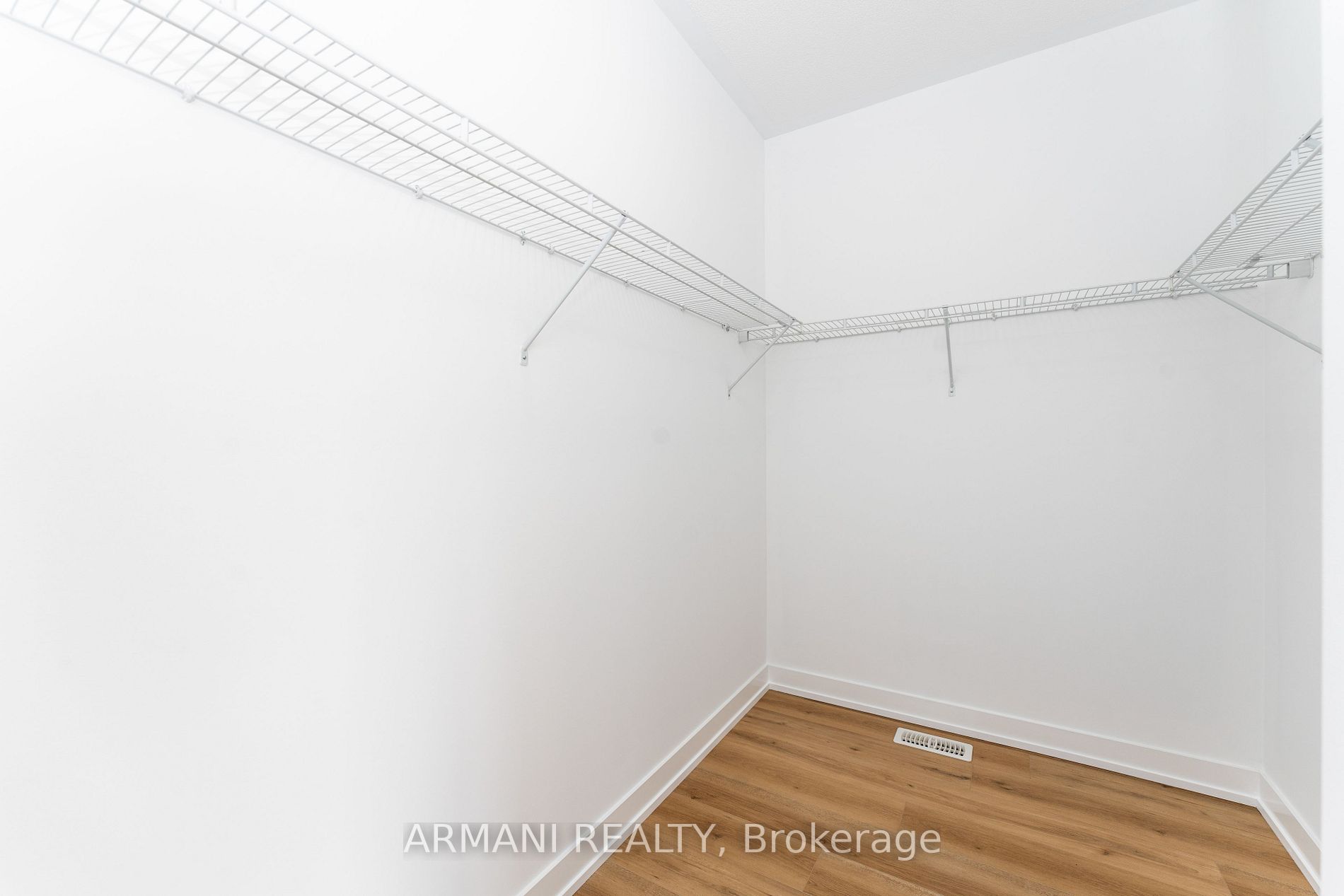 37 Benoit St