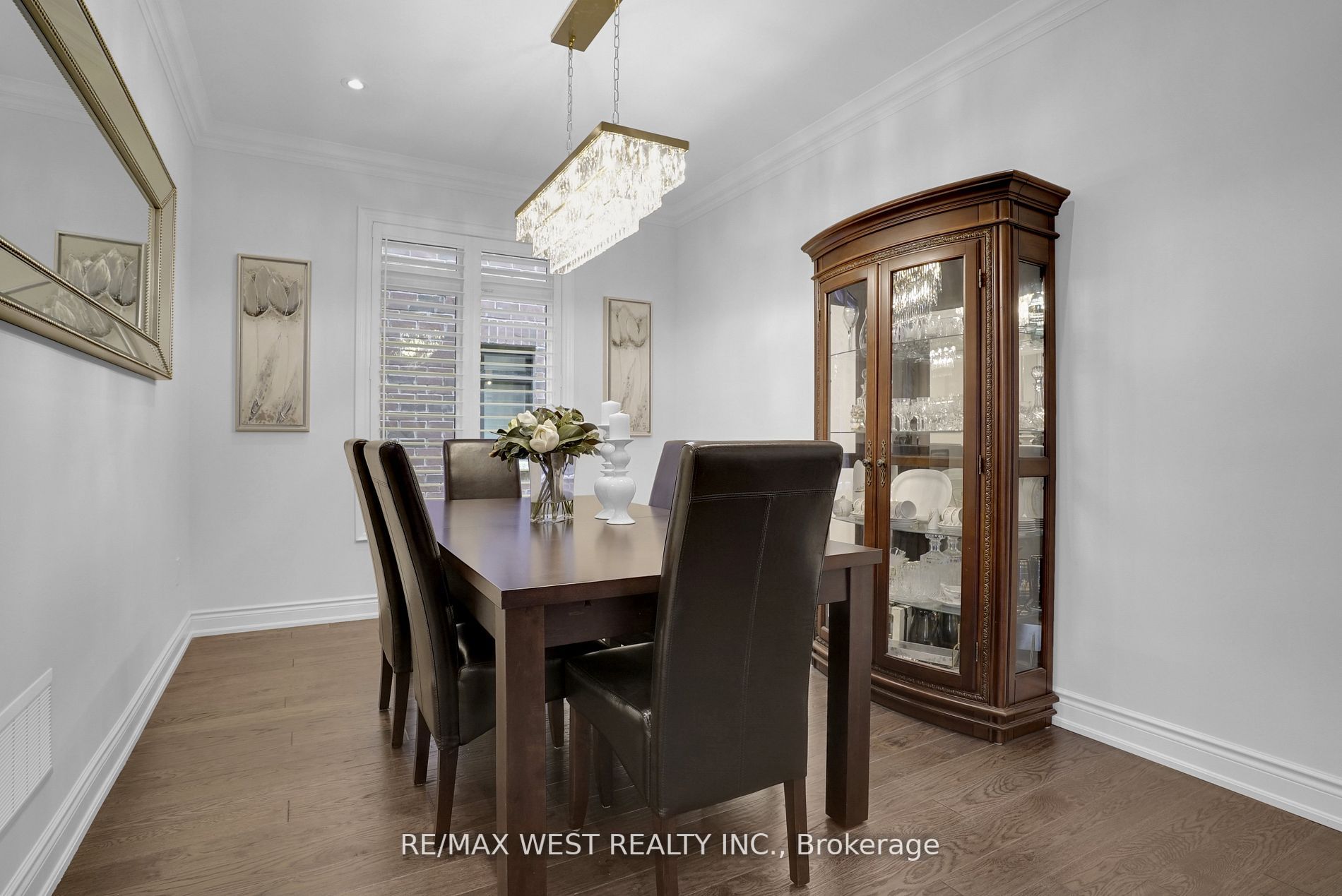 84 Zenith Ave