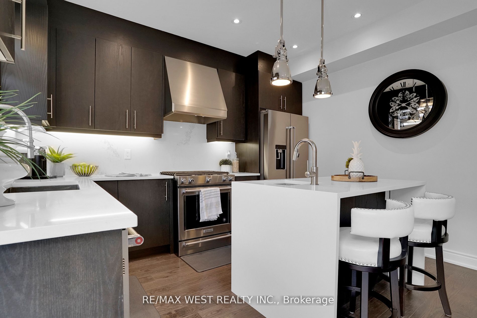 84 Zenith Ave