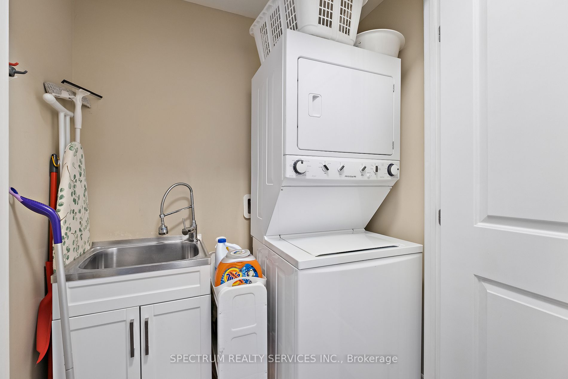 80 Burns Blvd, #335
