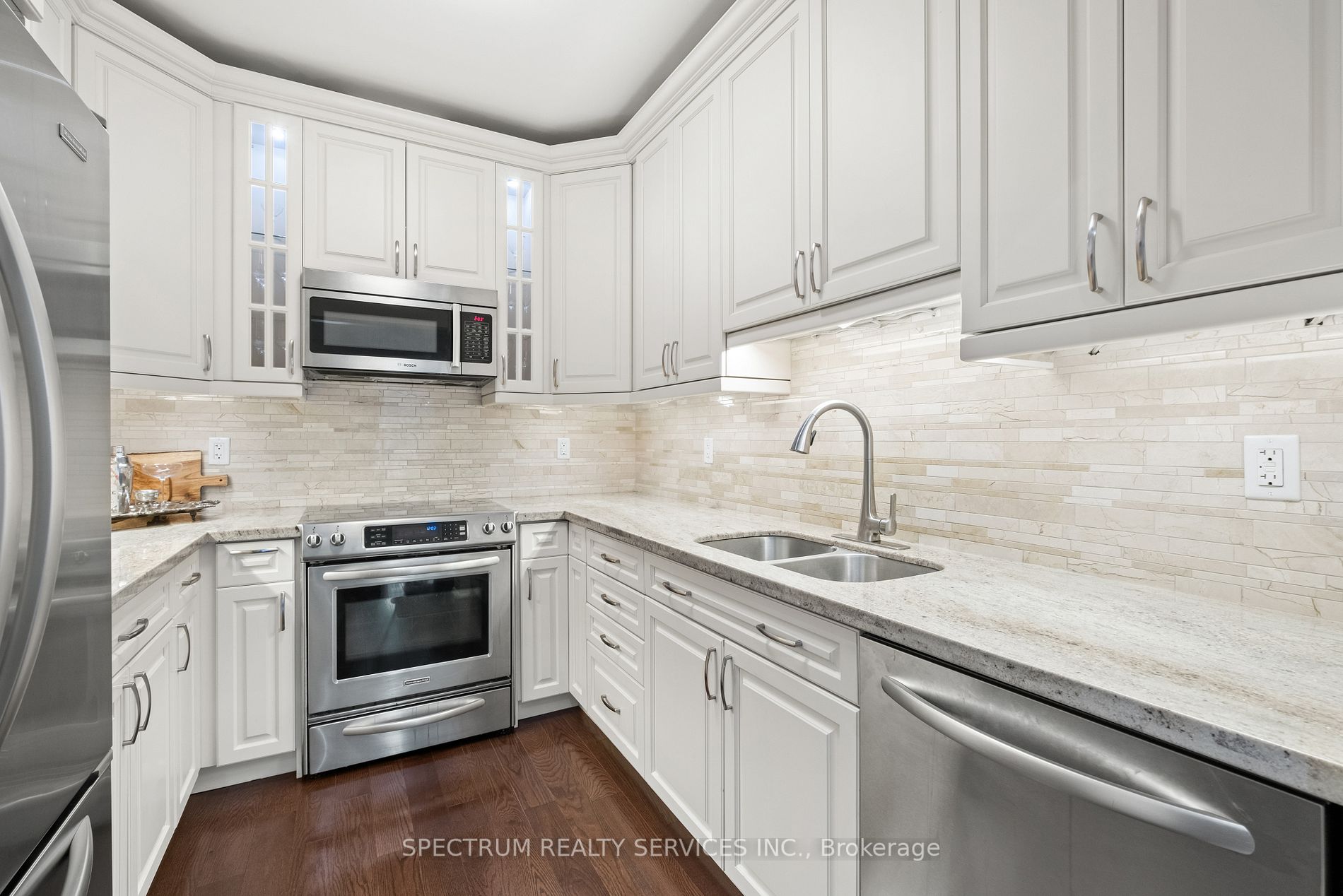 80 Burns Blvd, #335