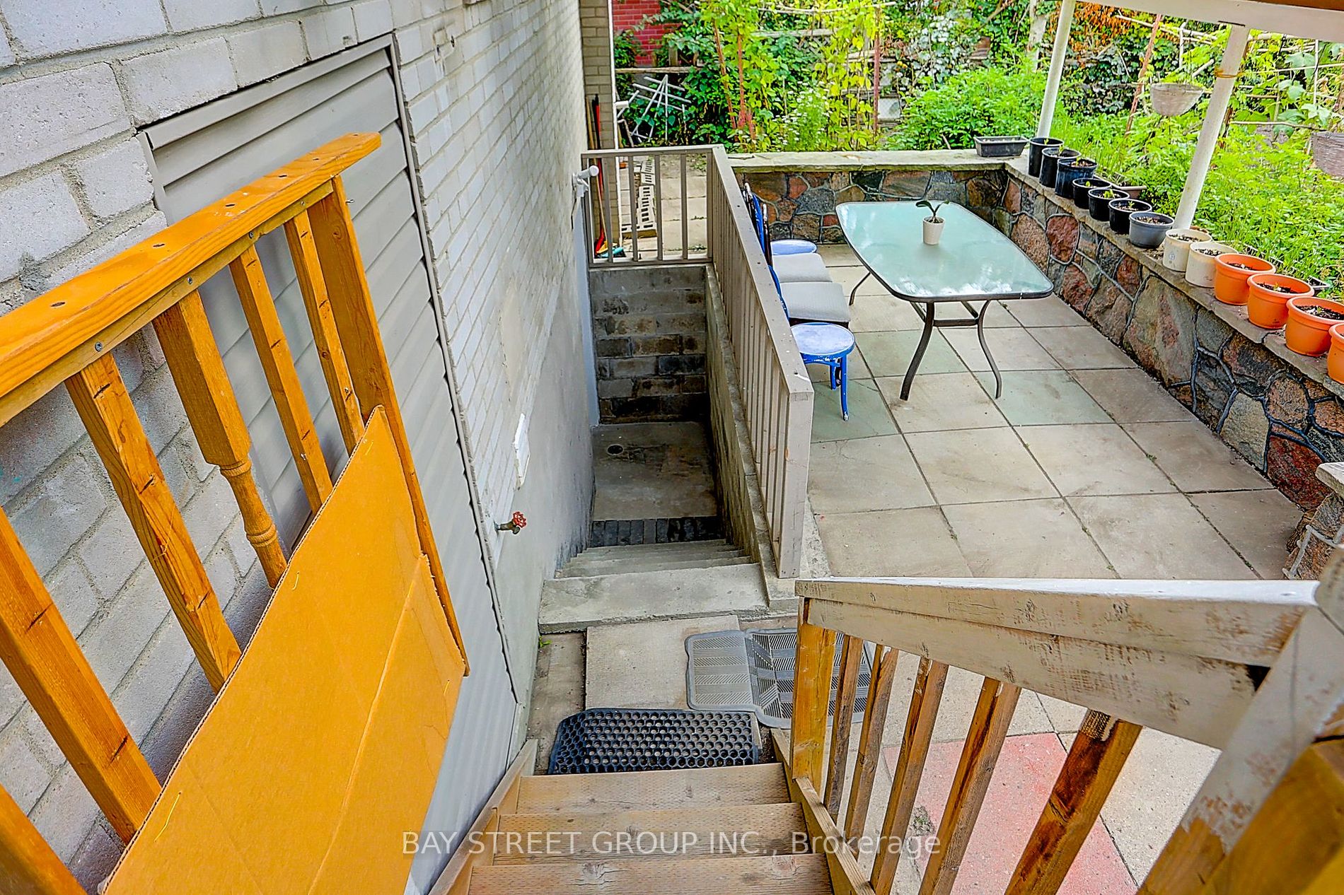 432 Crosby Ave