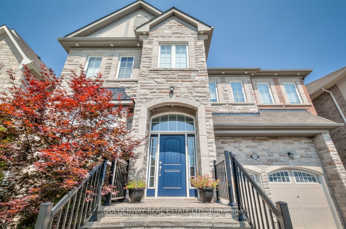 209 Degraaf Cres