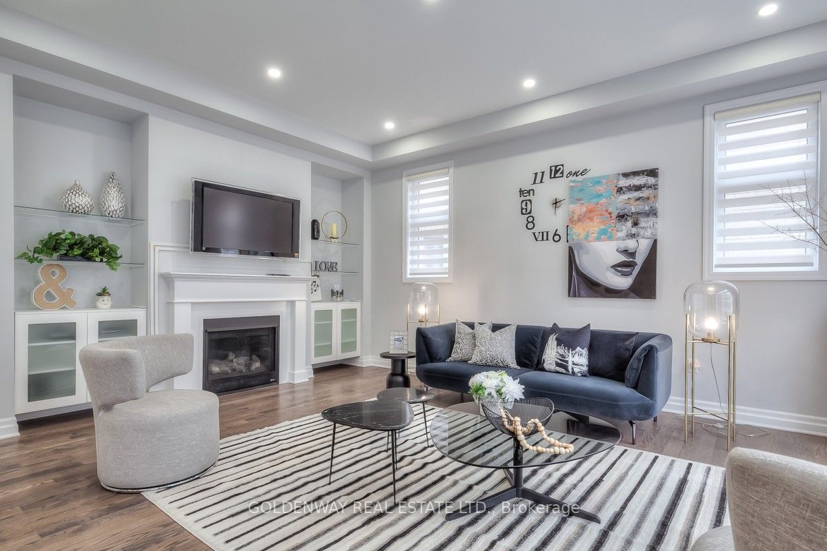 209 Degraaf Cres