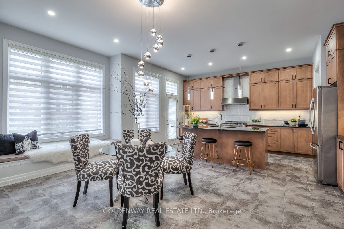 209 Degraaf Cres
