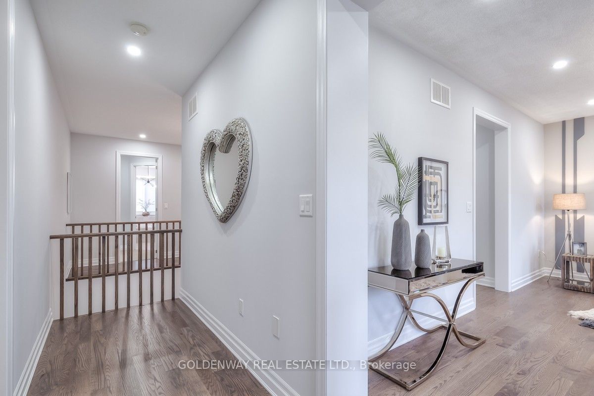 209 Degraaf Cres