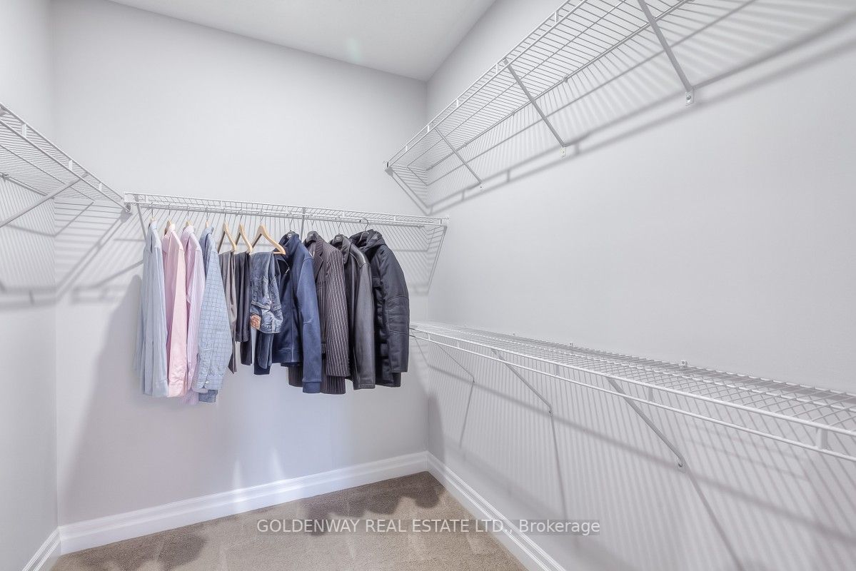 209 Degraaf Cres
