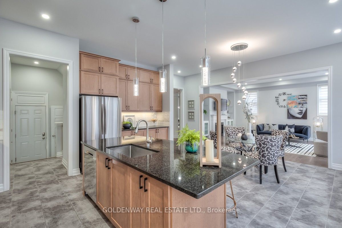 209 Degraaf Cres