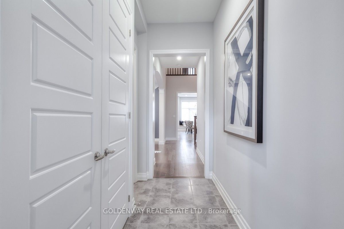 209 Degraaf Cres