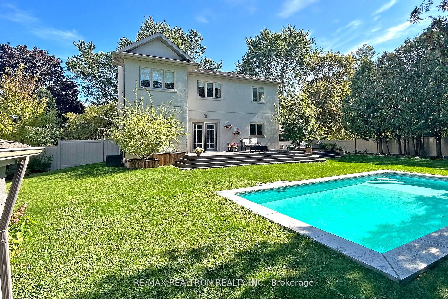2 Campbell Crt
