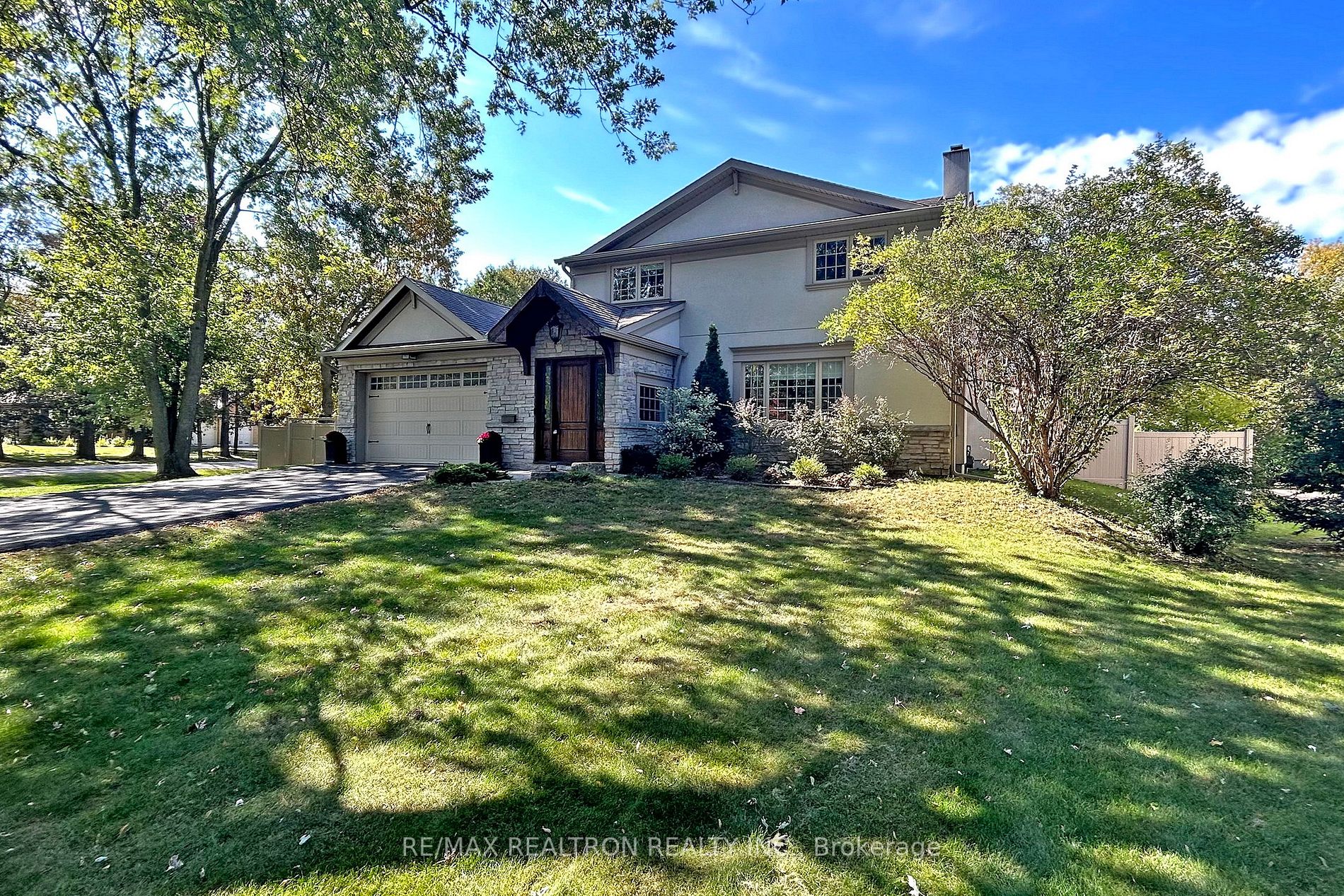 2 Campbell Crt