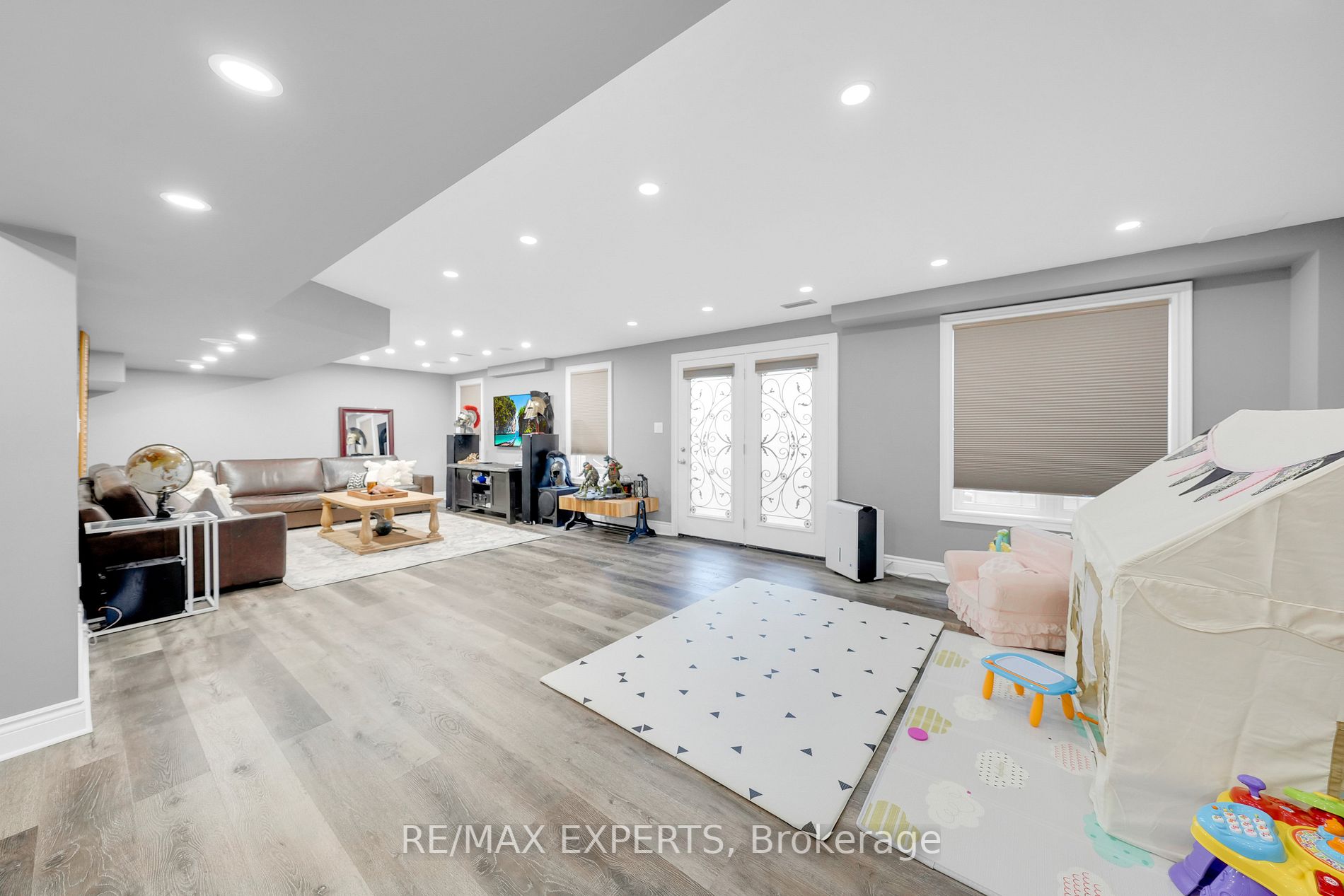 21 Turner Dr