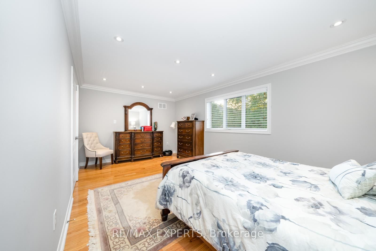 75 Zippora Dr