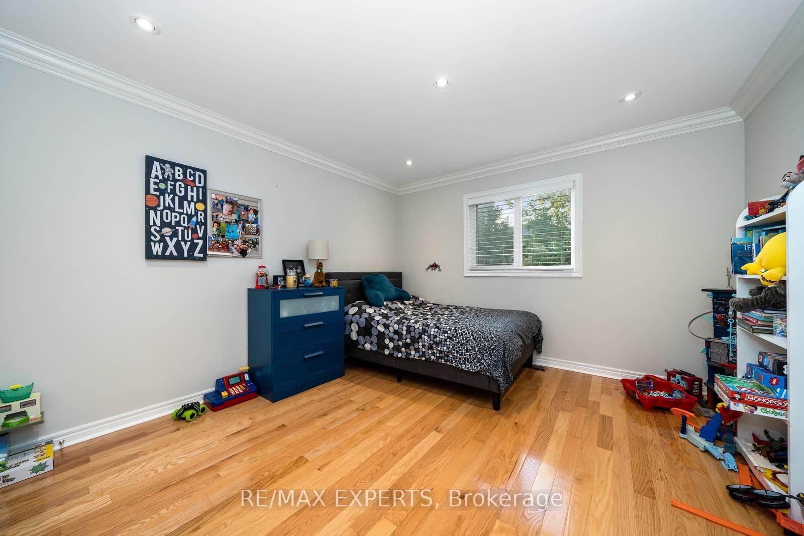 75 Zippora Dr