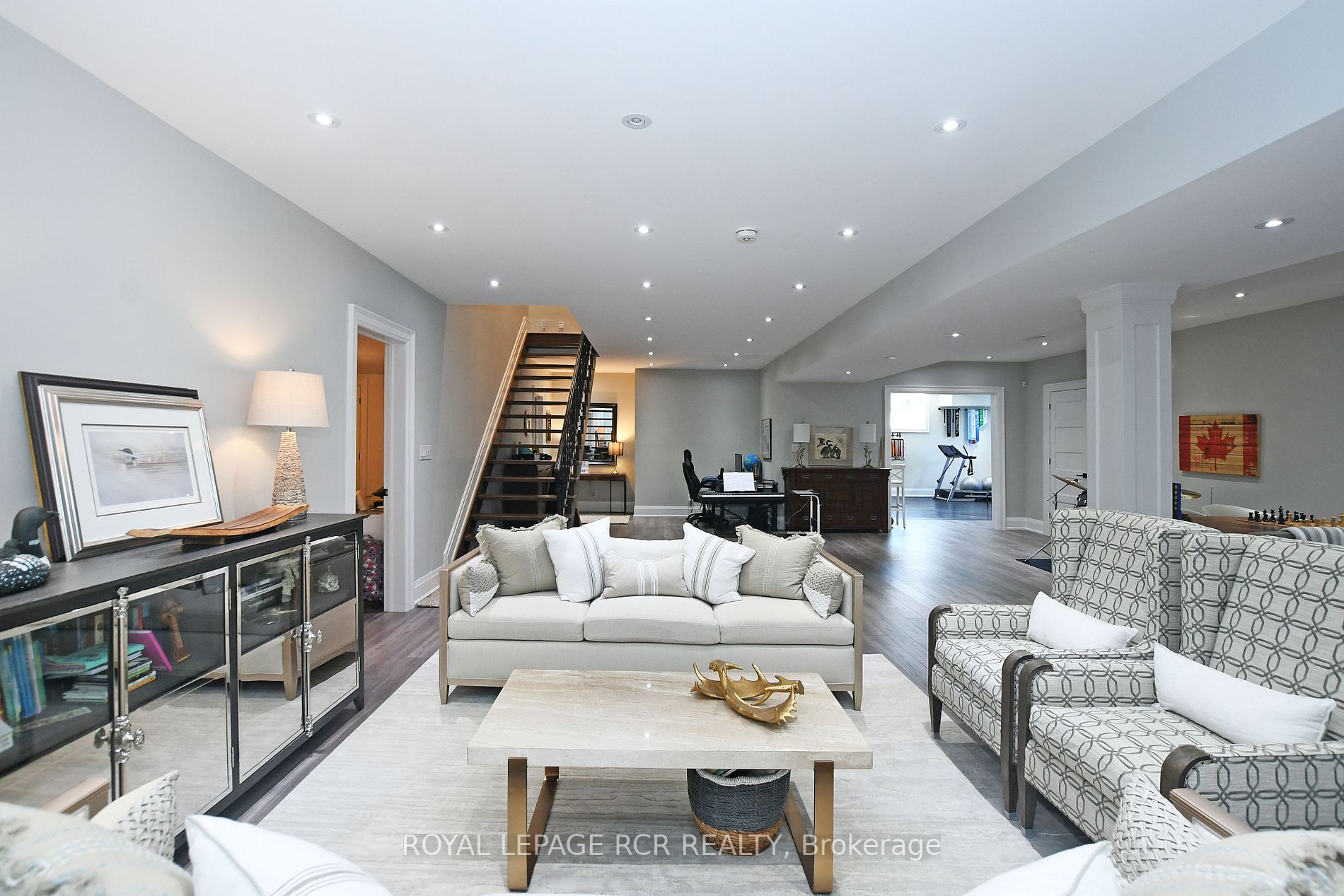 56 Stonegate St