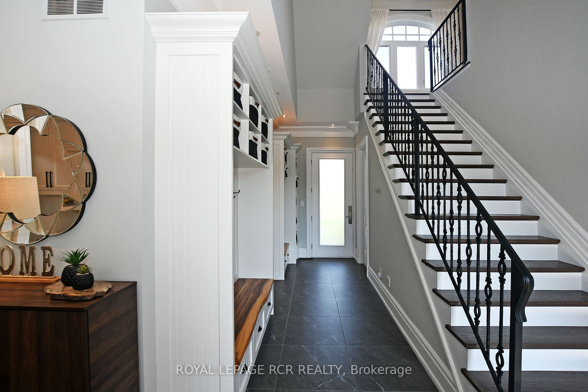 56 Stonegate St