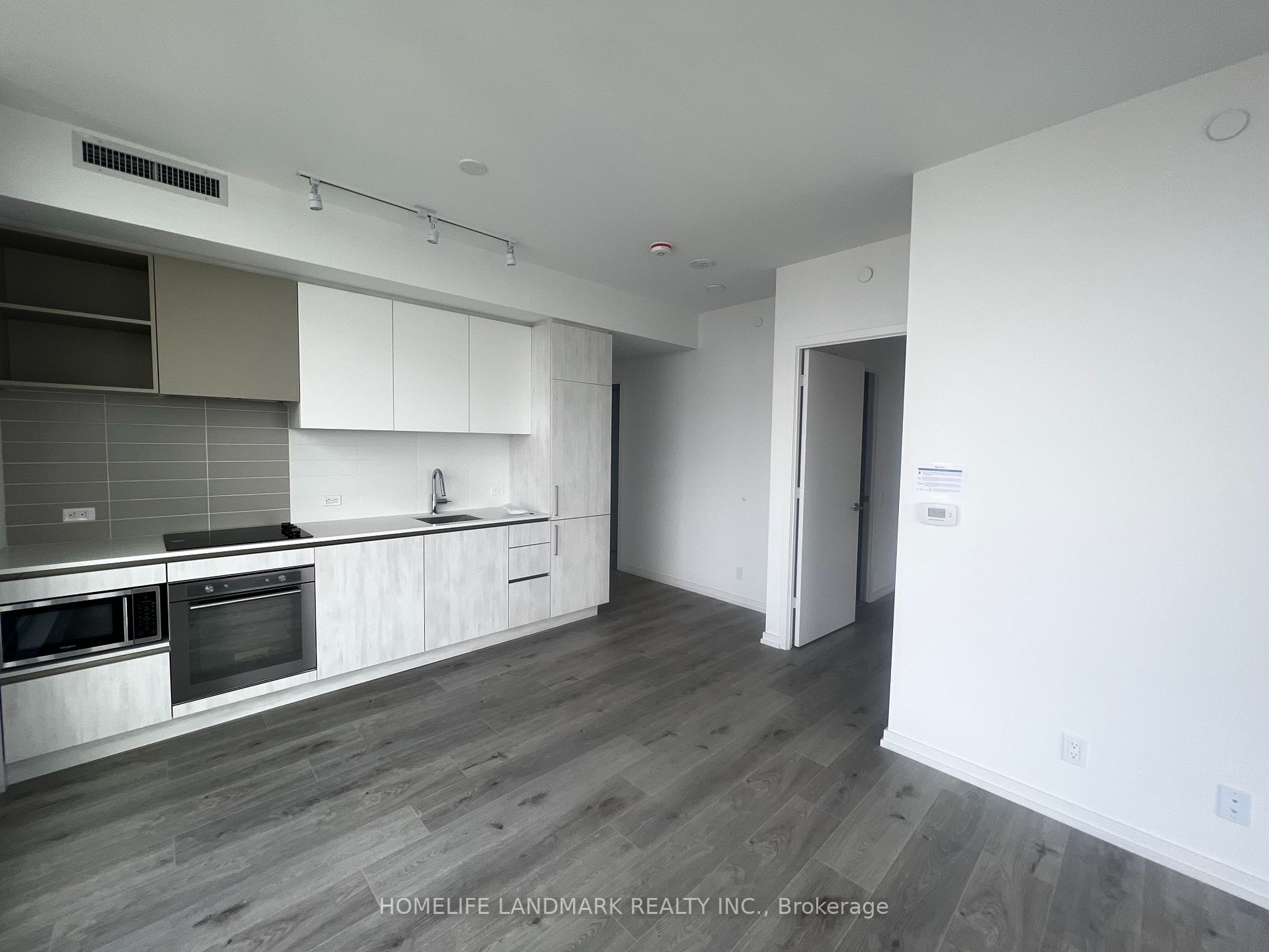 7890 Jane Street, #5009