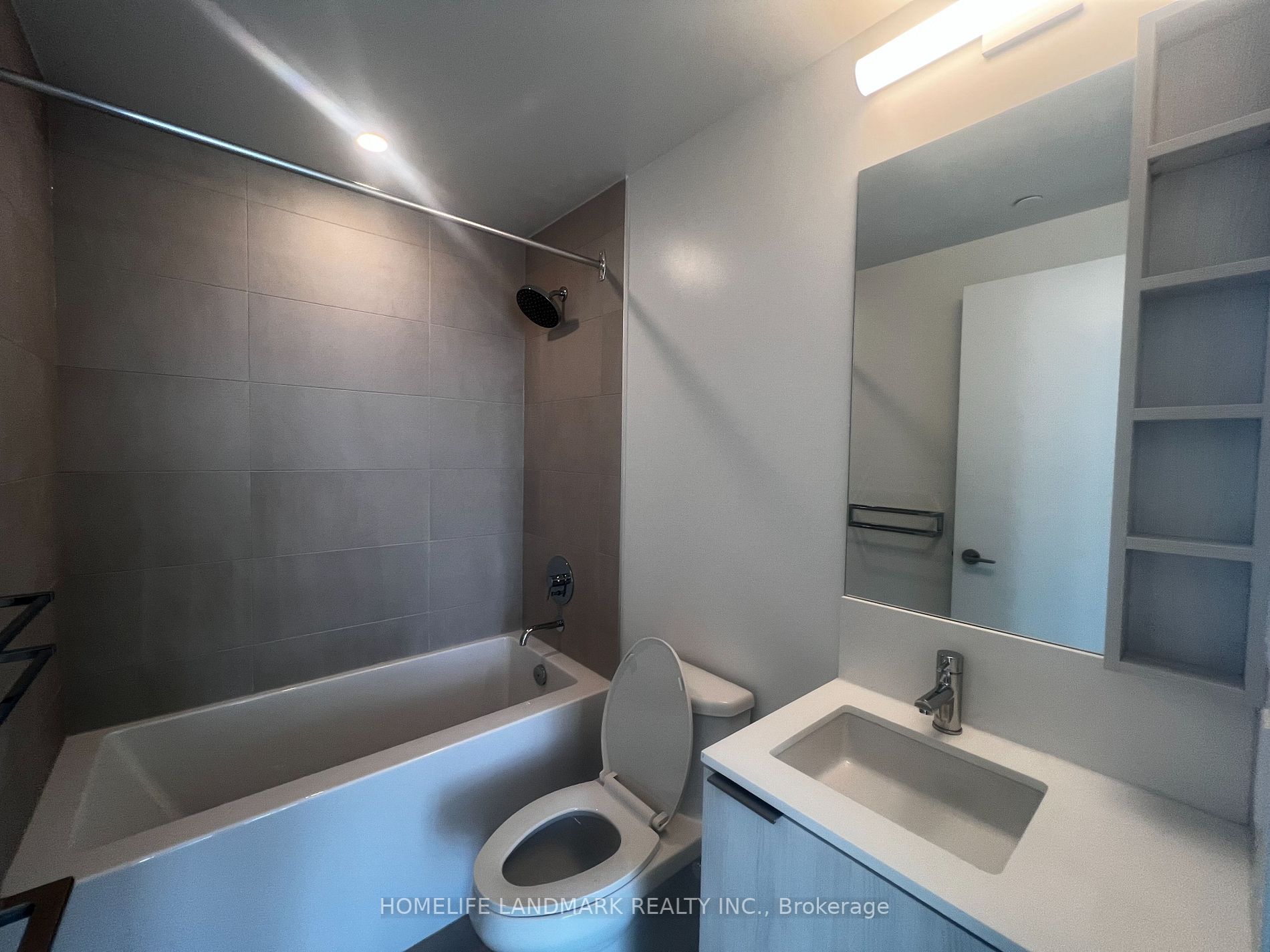 7890 Jane Street, #5009